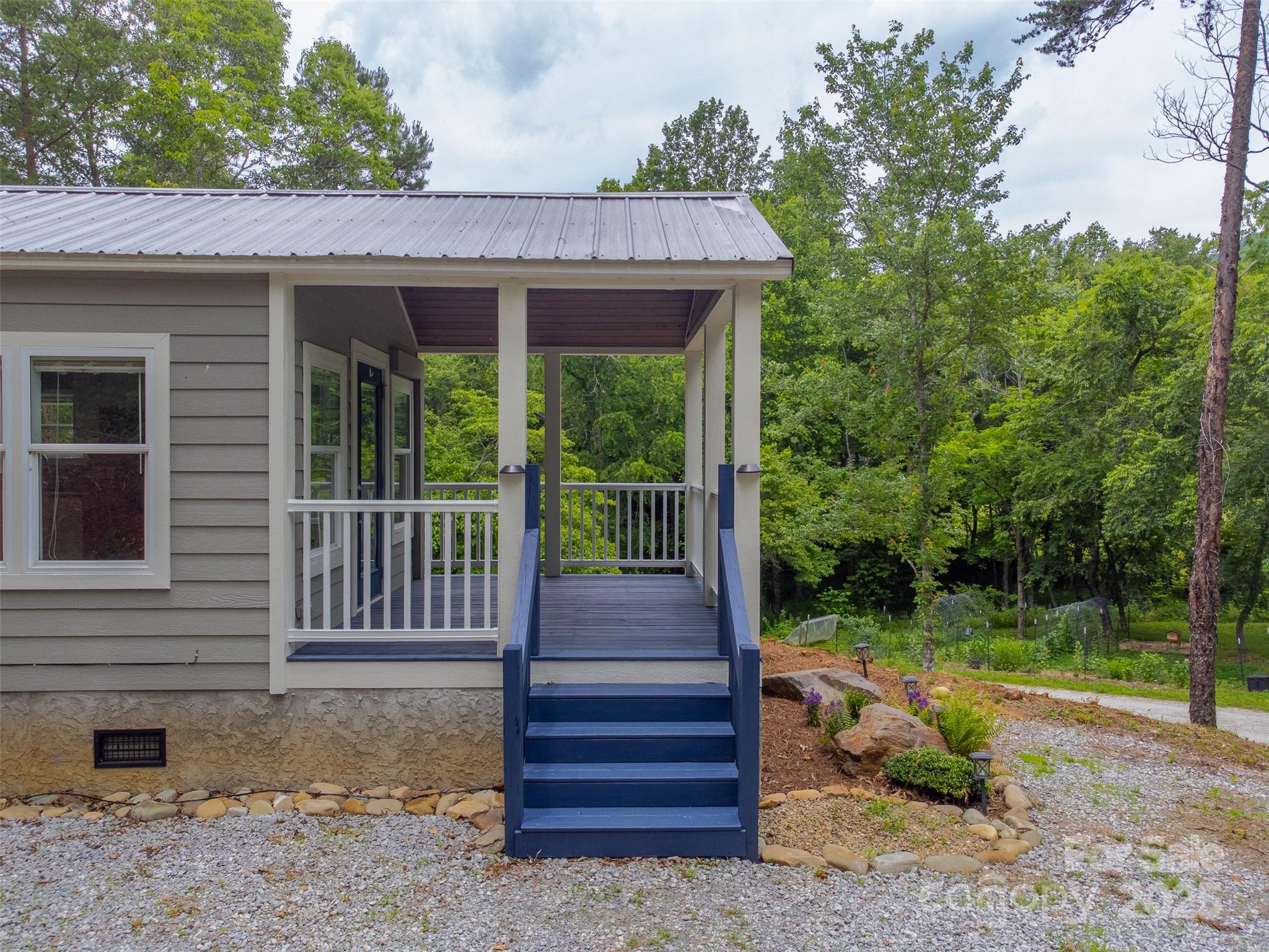 240 Bear Pen Cove