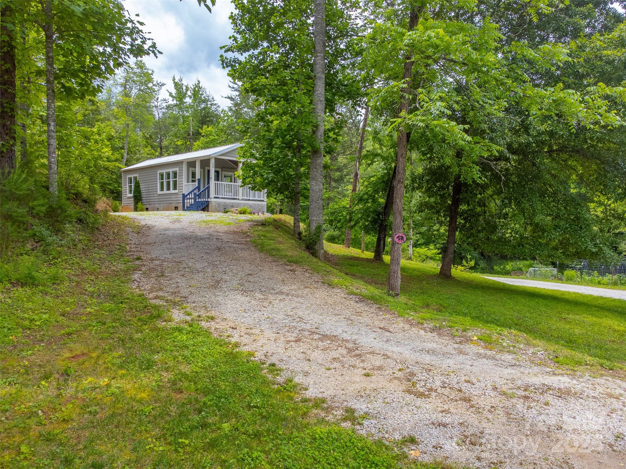 240 Bear Pen Cove