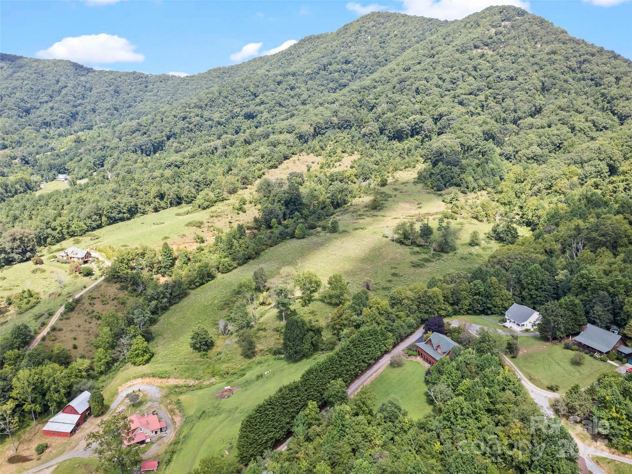 432 Raccoon Pointe