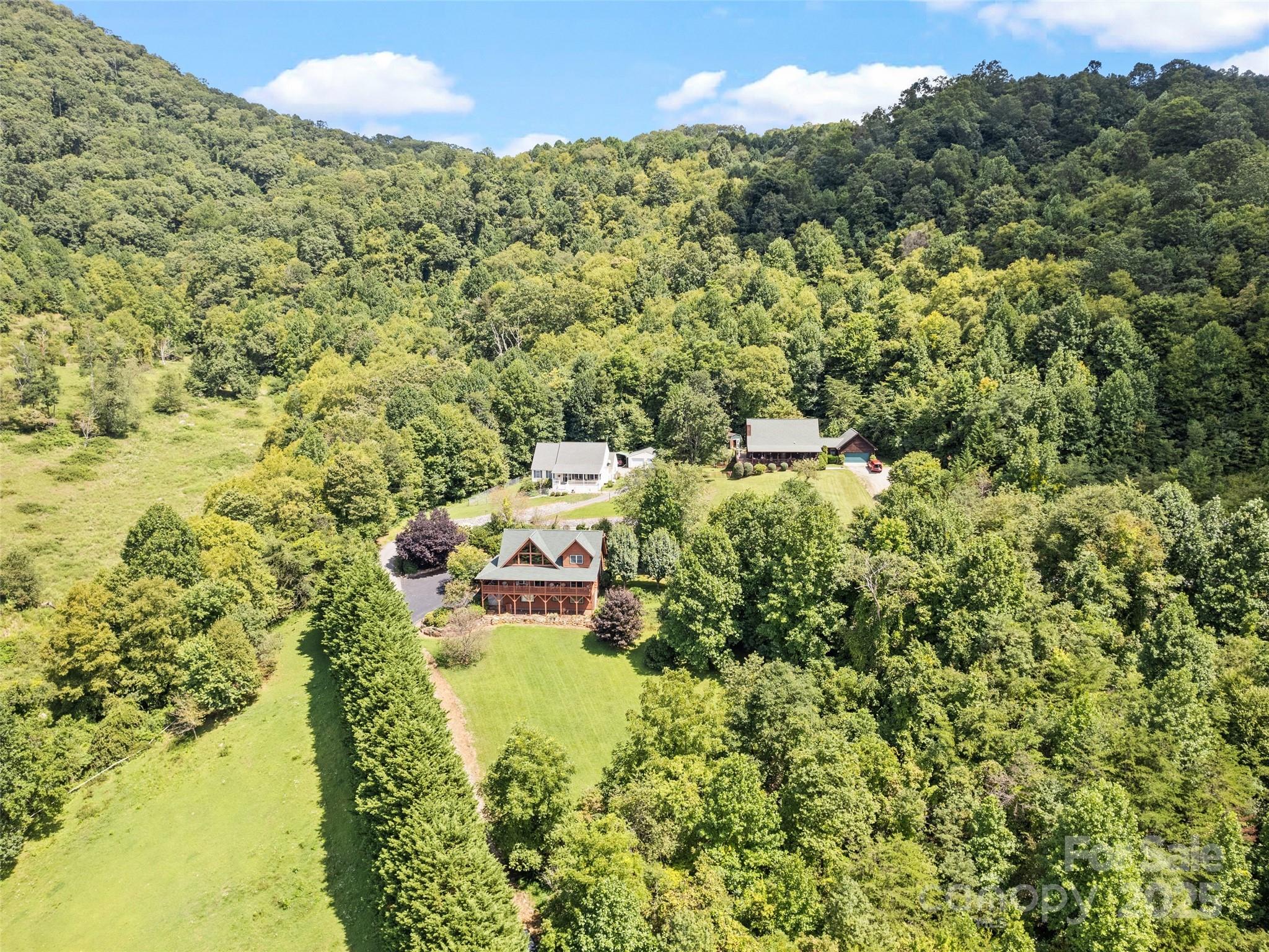 432 Raccoon Pointe