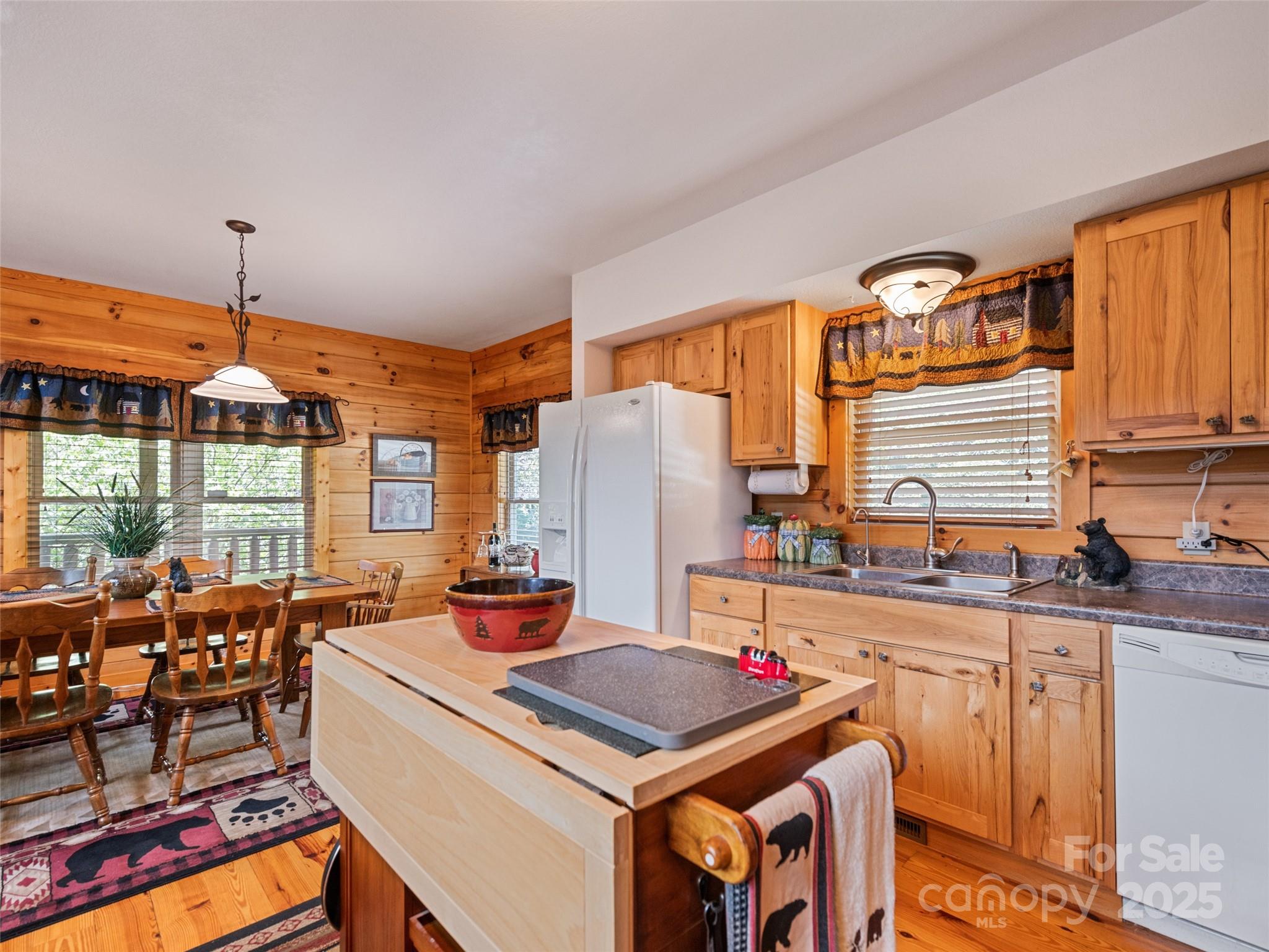 432 Raccoon Pointe