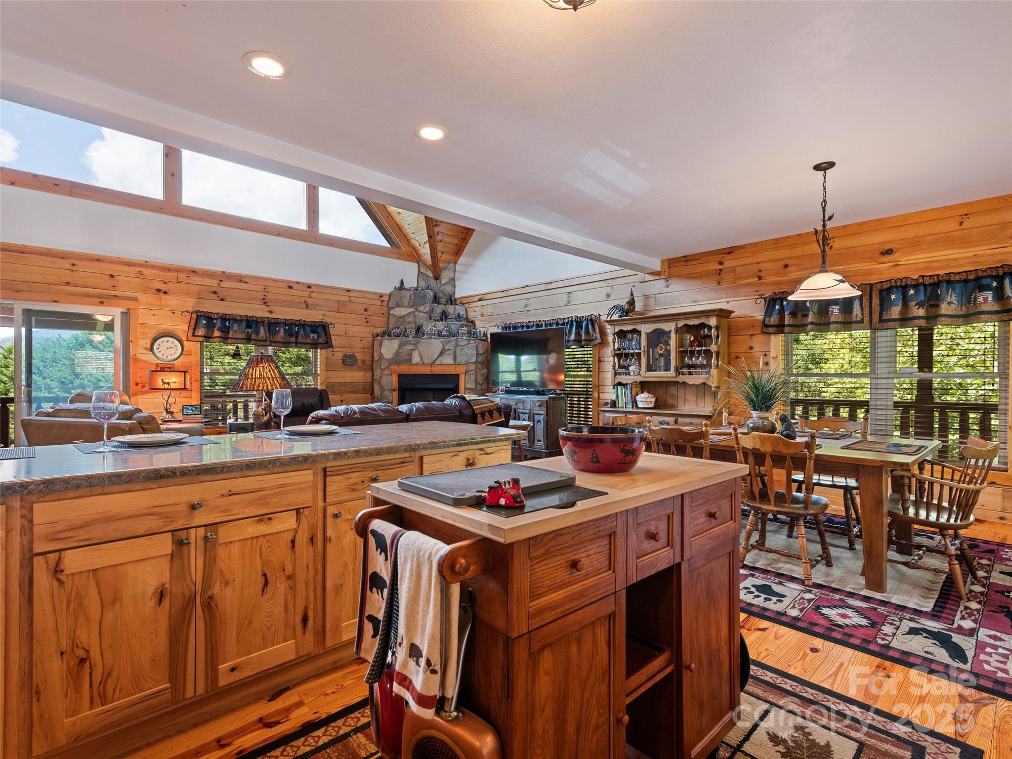 432 Raccoon Pointe
