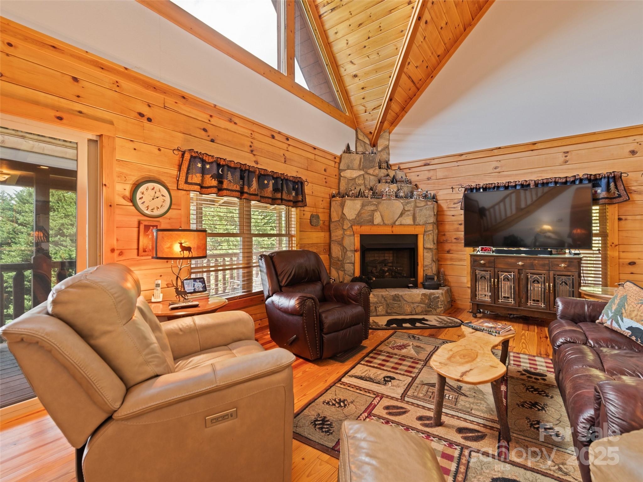 432 Raccoon Pointe