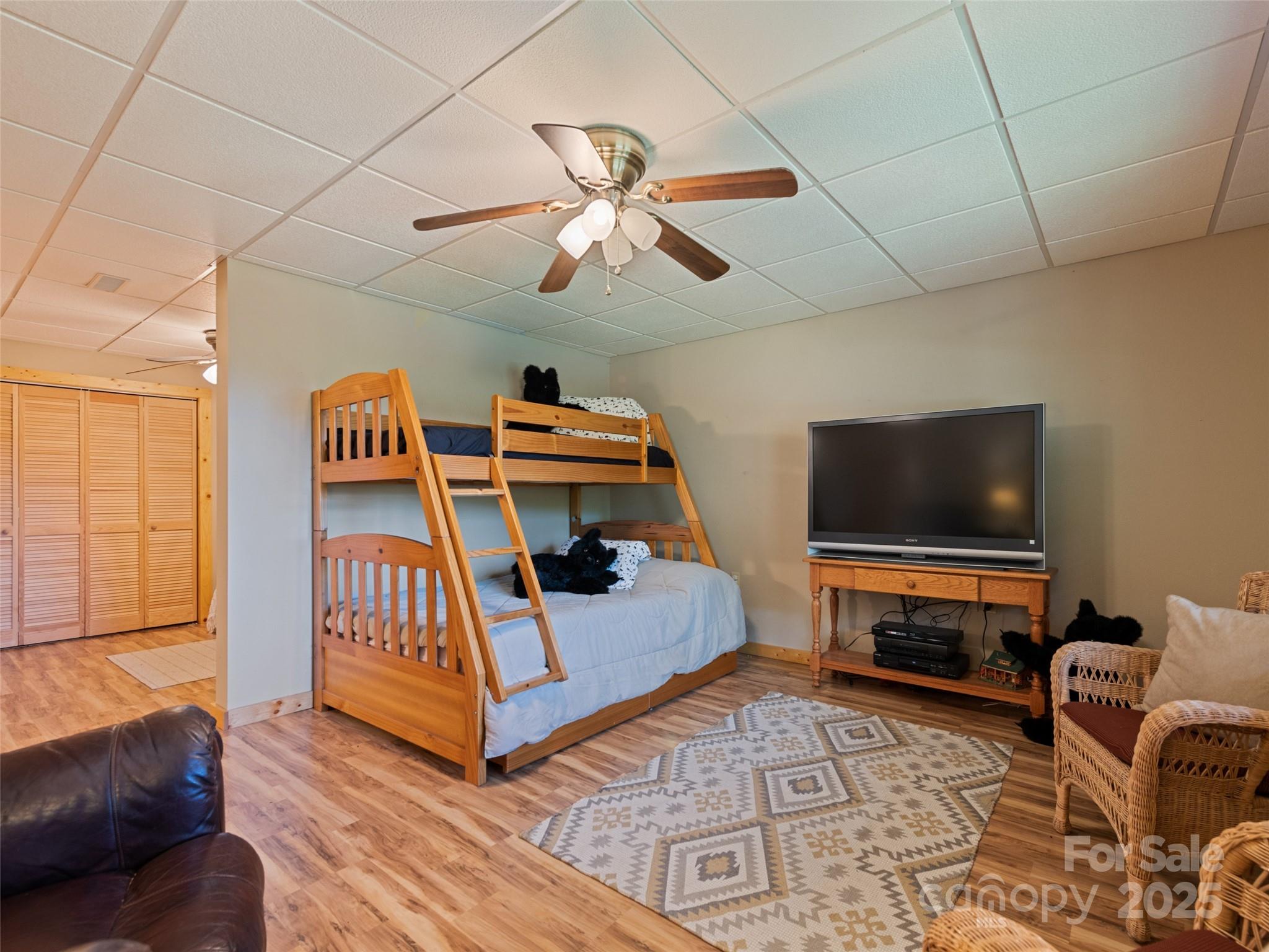 432 Raccoon Pointe
