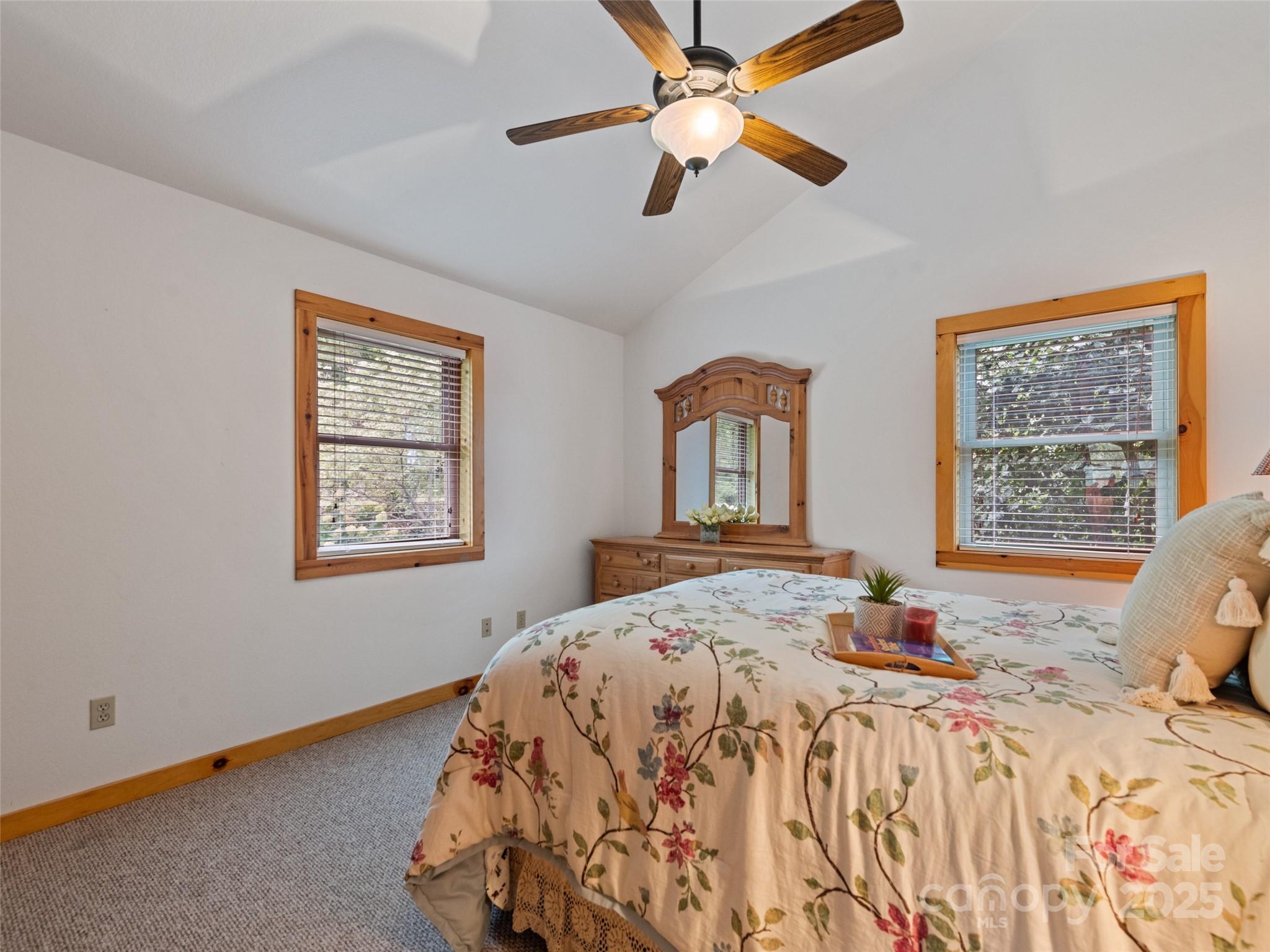 432 Raccoon Pointe