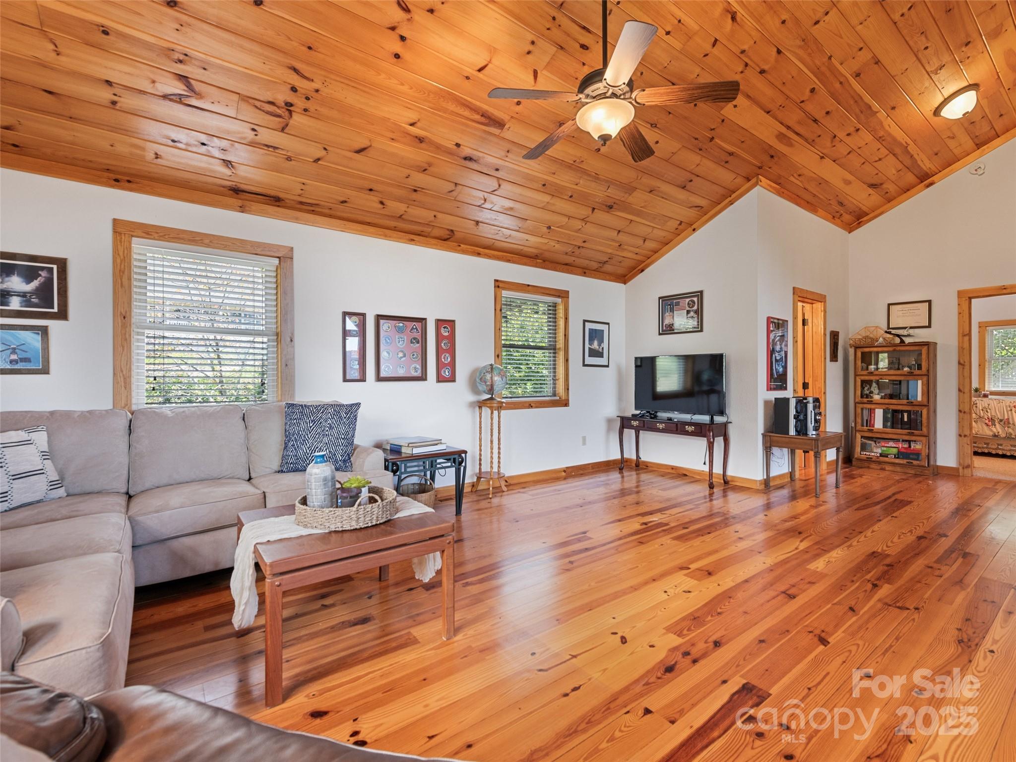 432 Raccoon Pointe
