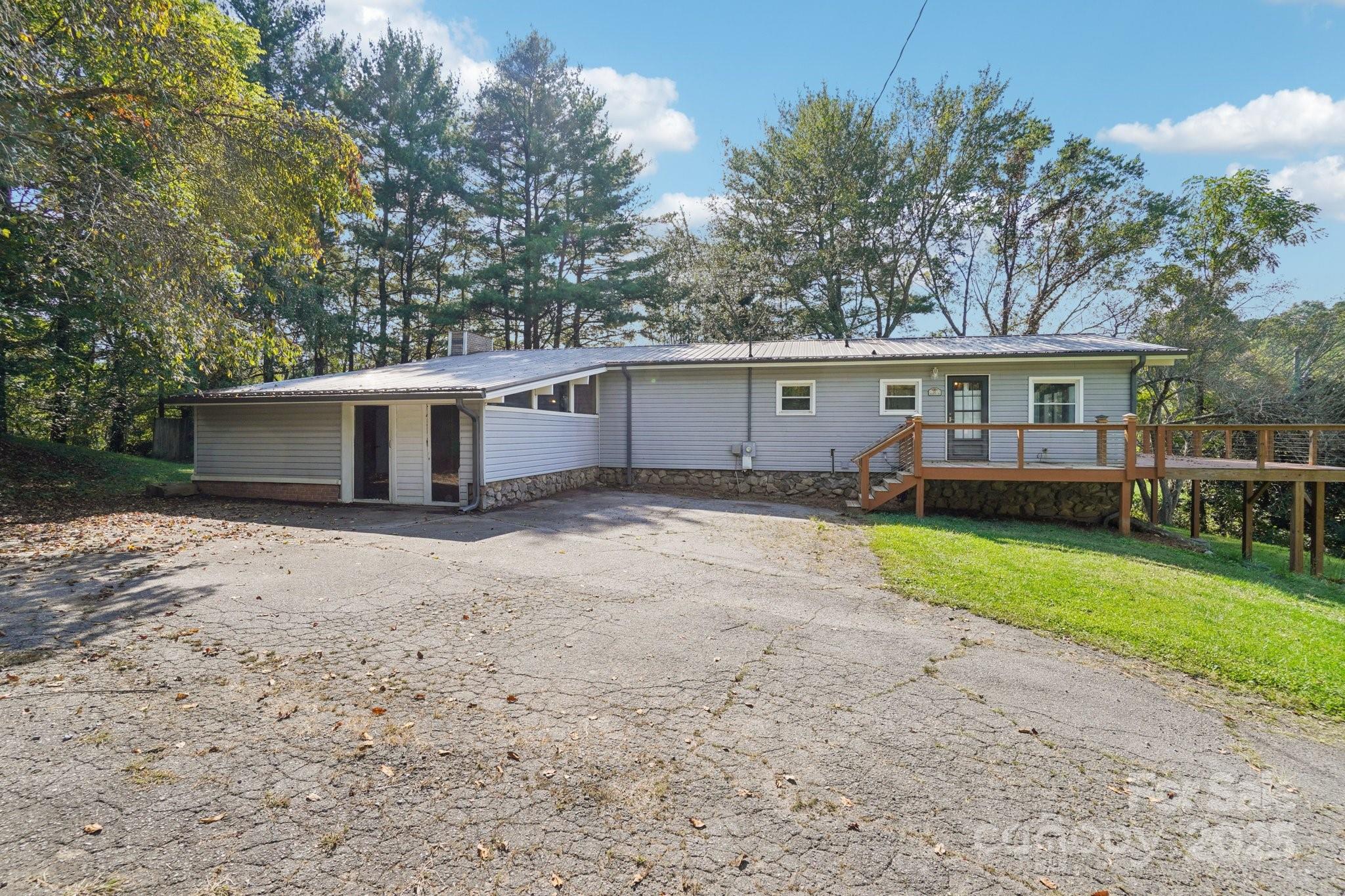 61 Magnolia Drive