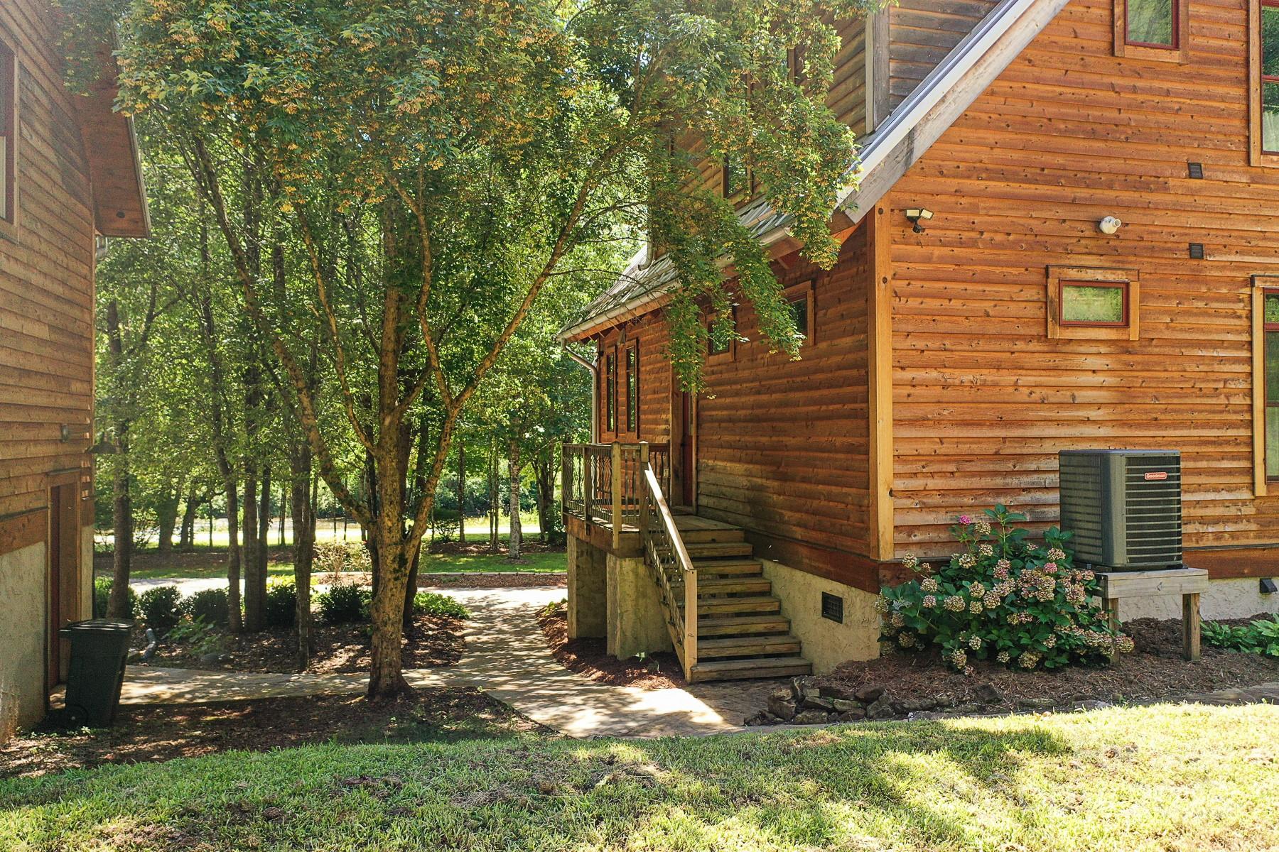 1048 S River Road