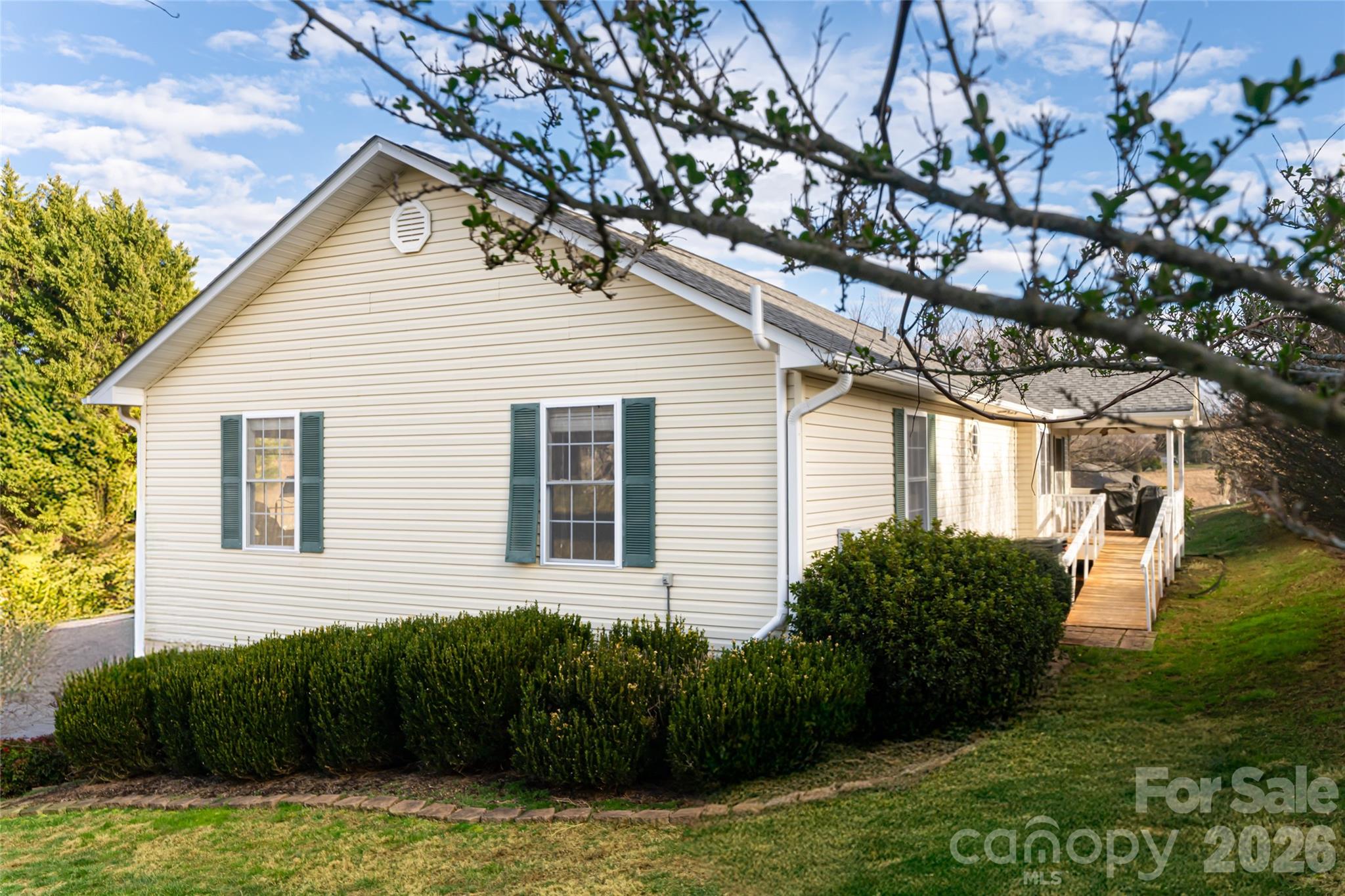 16 Kinsale Drive