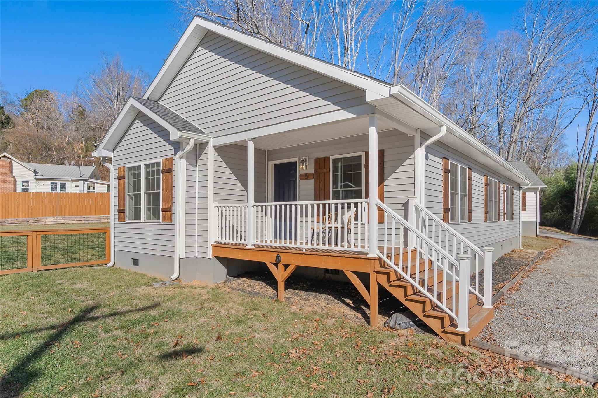 5 Carolinda Lane