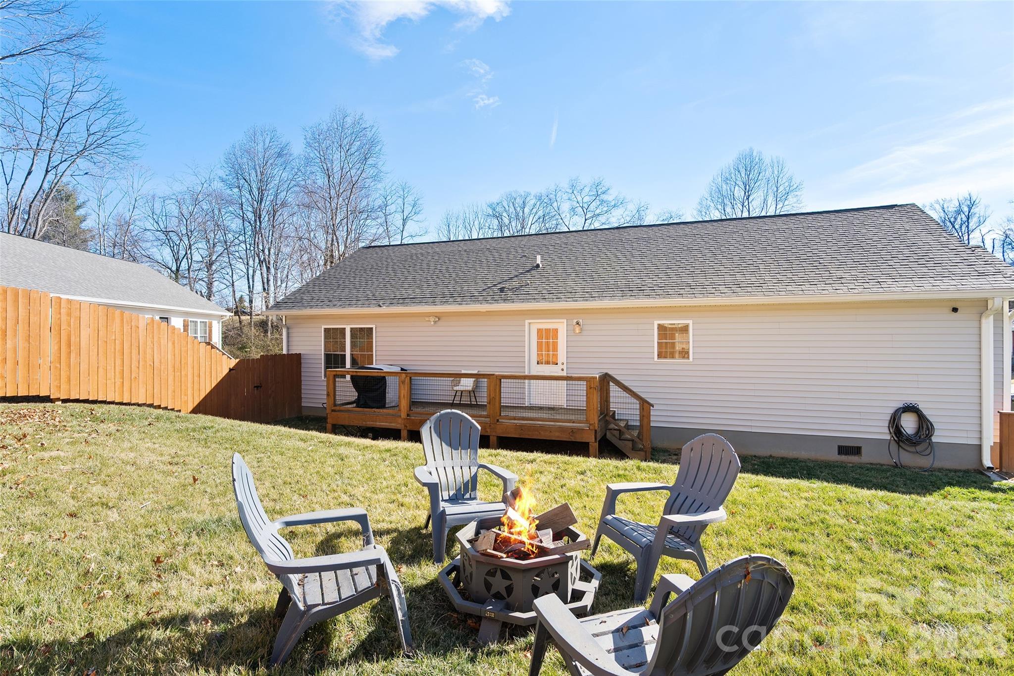 5 Carolinda Lane