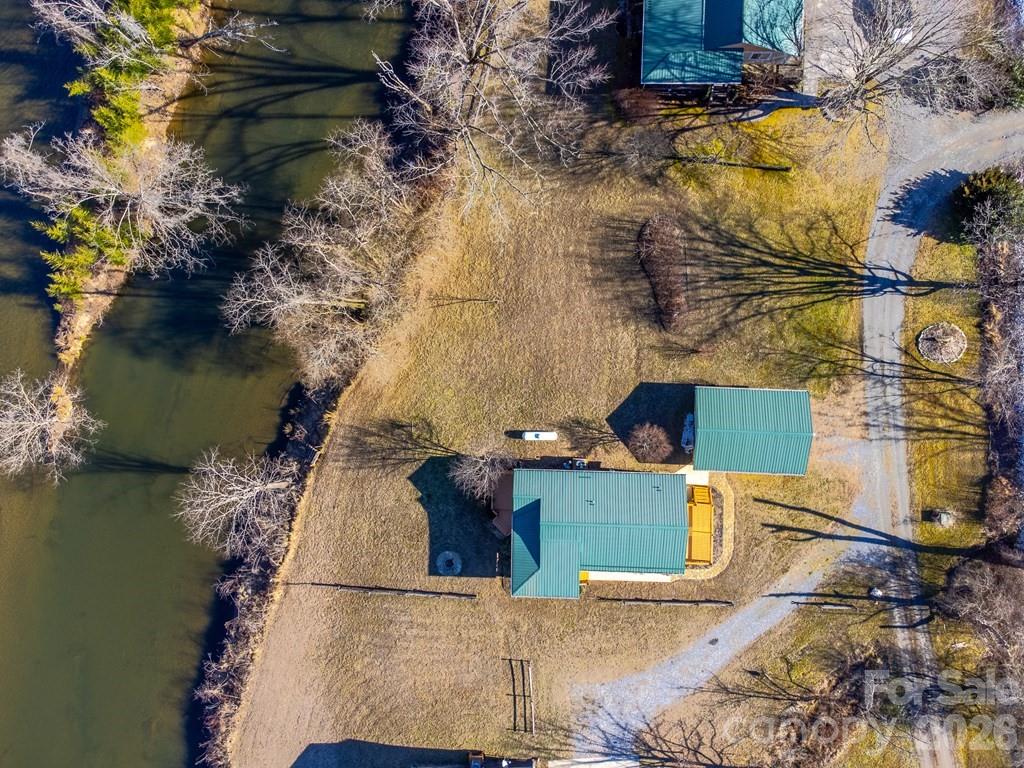 990 Hornet Drive
