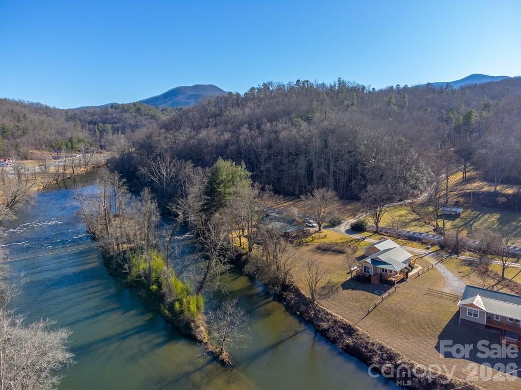 990 Hornet Drive