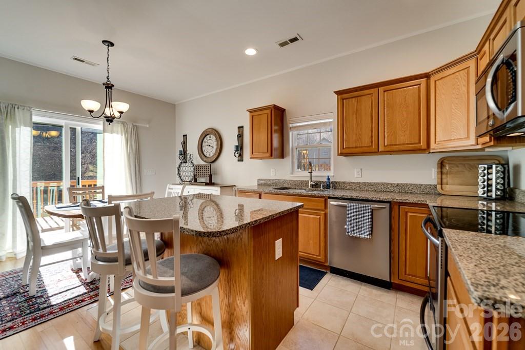 990 Hornet Drive