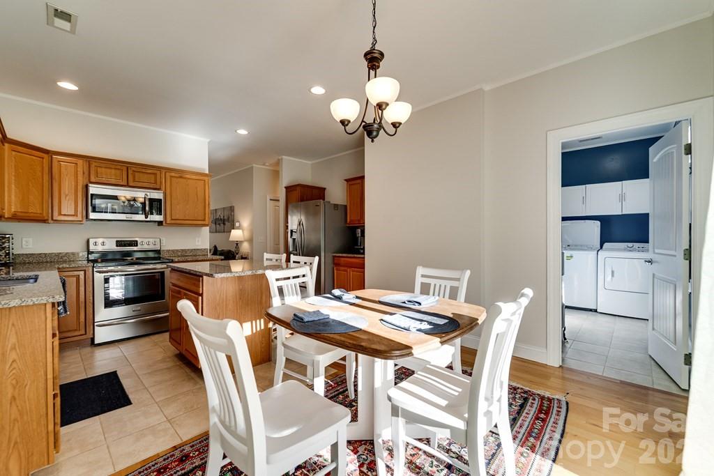 990 Hornet Drive