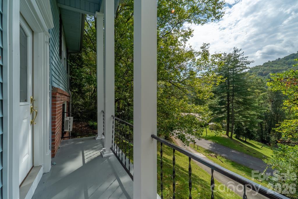 1168 North Country Club Drive