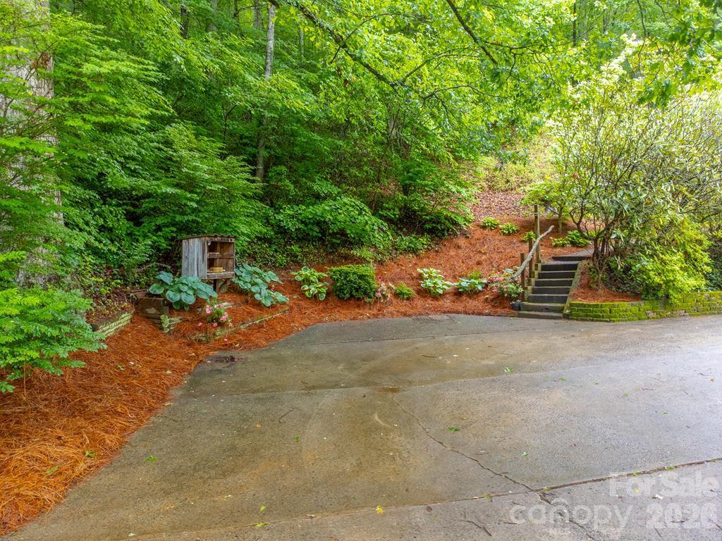 1168 North Country Club Drive