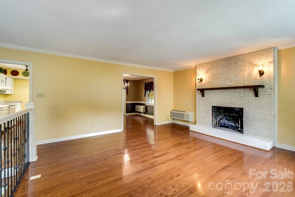 1168 North Country Club Drive