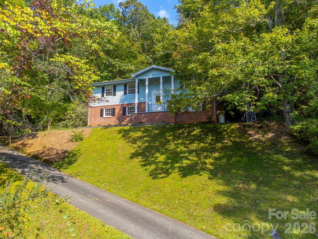 1168 North Country Club Drive