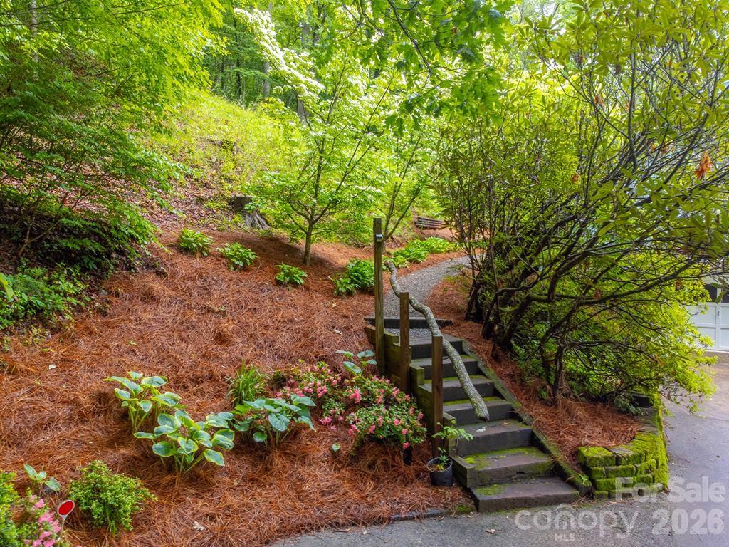 1168 North Country Club Drive