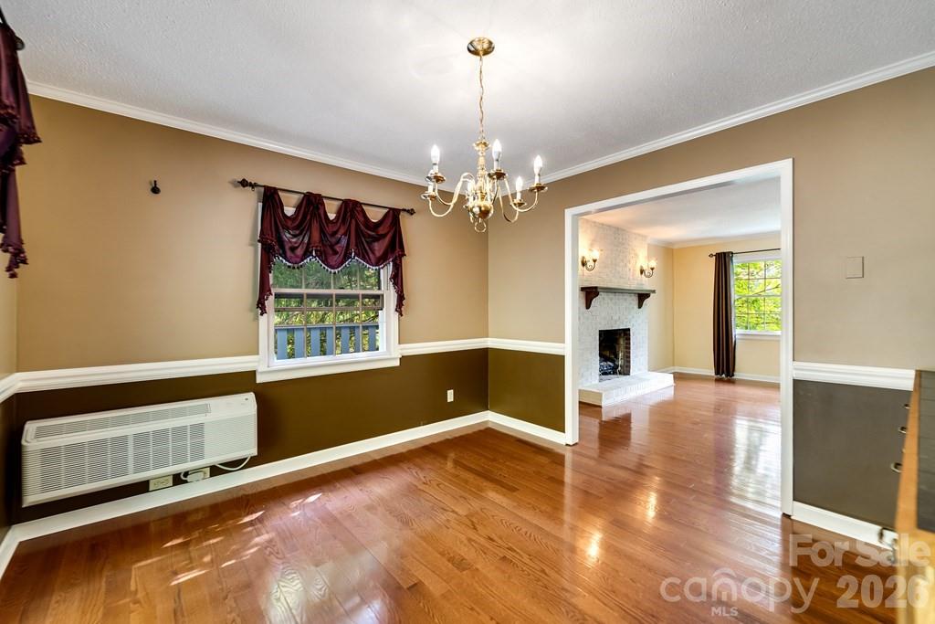 1168 North Country Club Drive