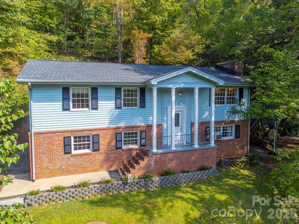 1168 North Country Club Drive
