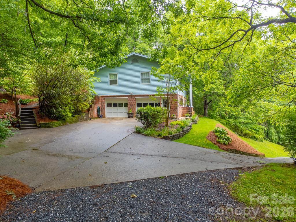 1168 North Country Club Drive