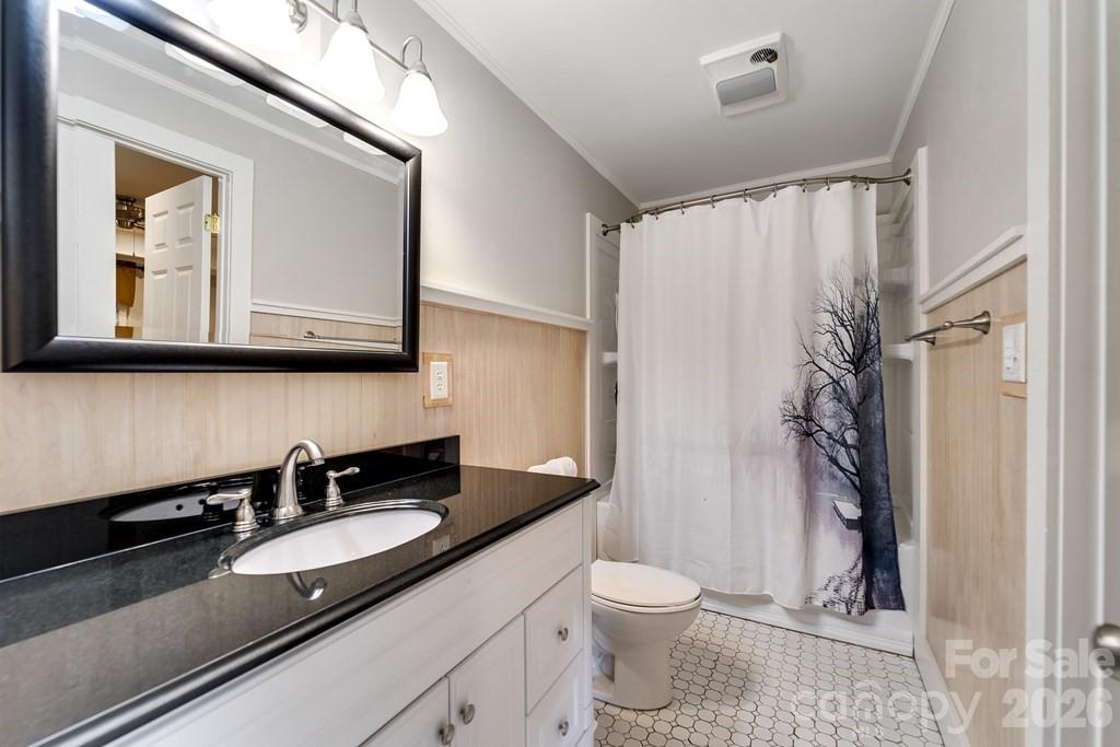 1168 North Country Club Drive