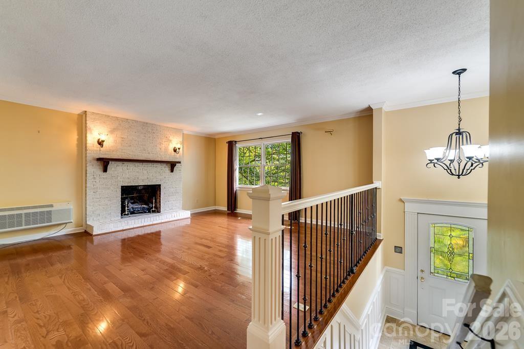 1168 North Country Club Drive