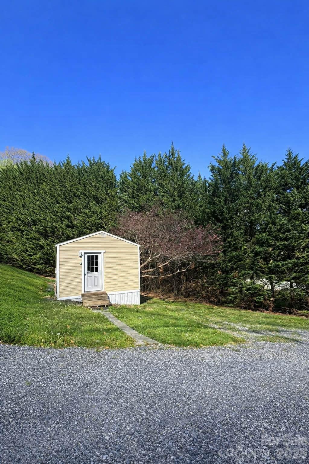 25 Eastwind Lane