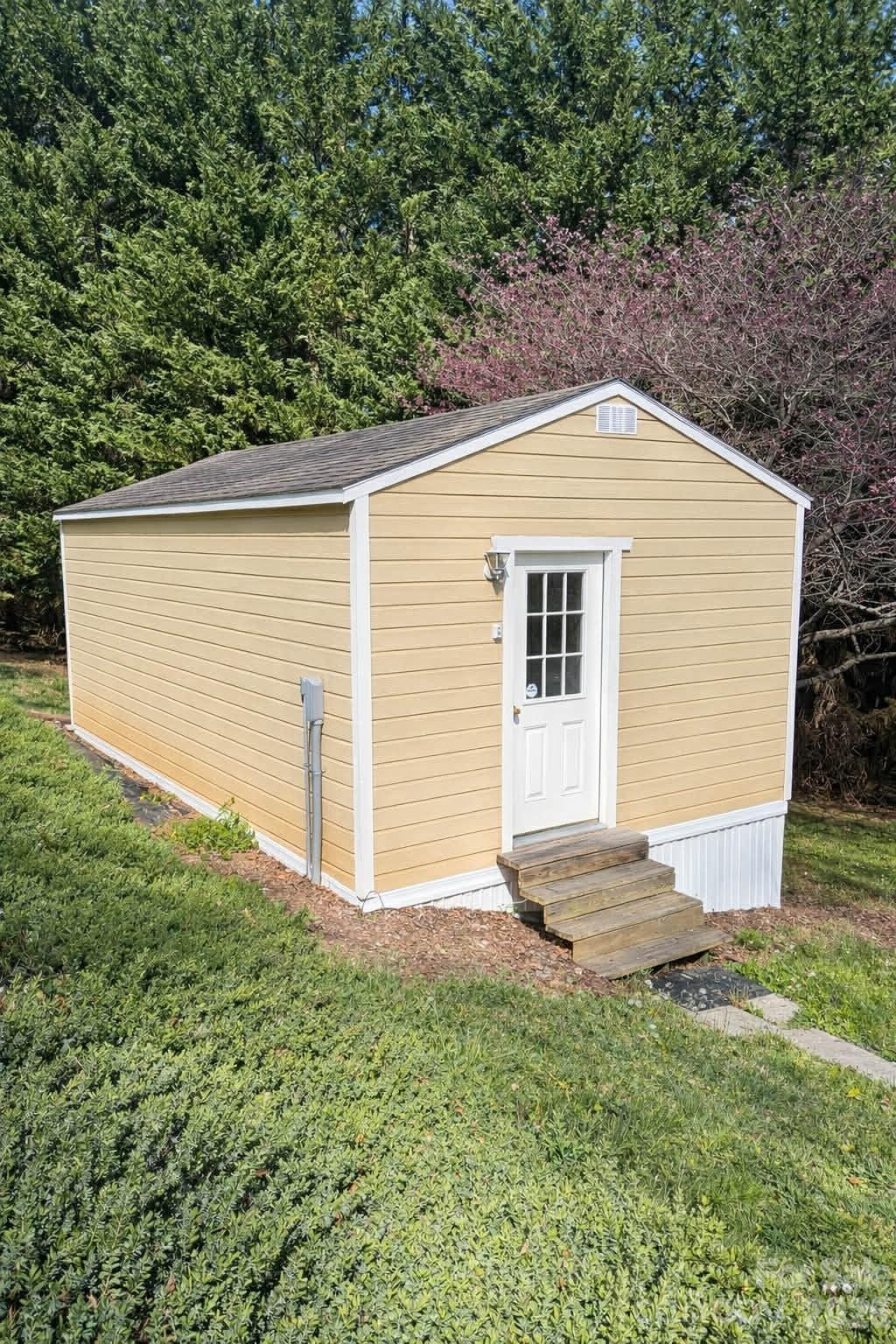 25 Eastwind Lane