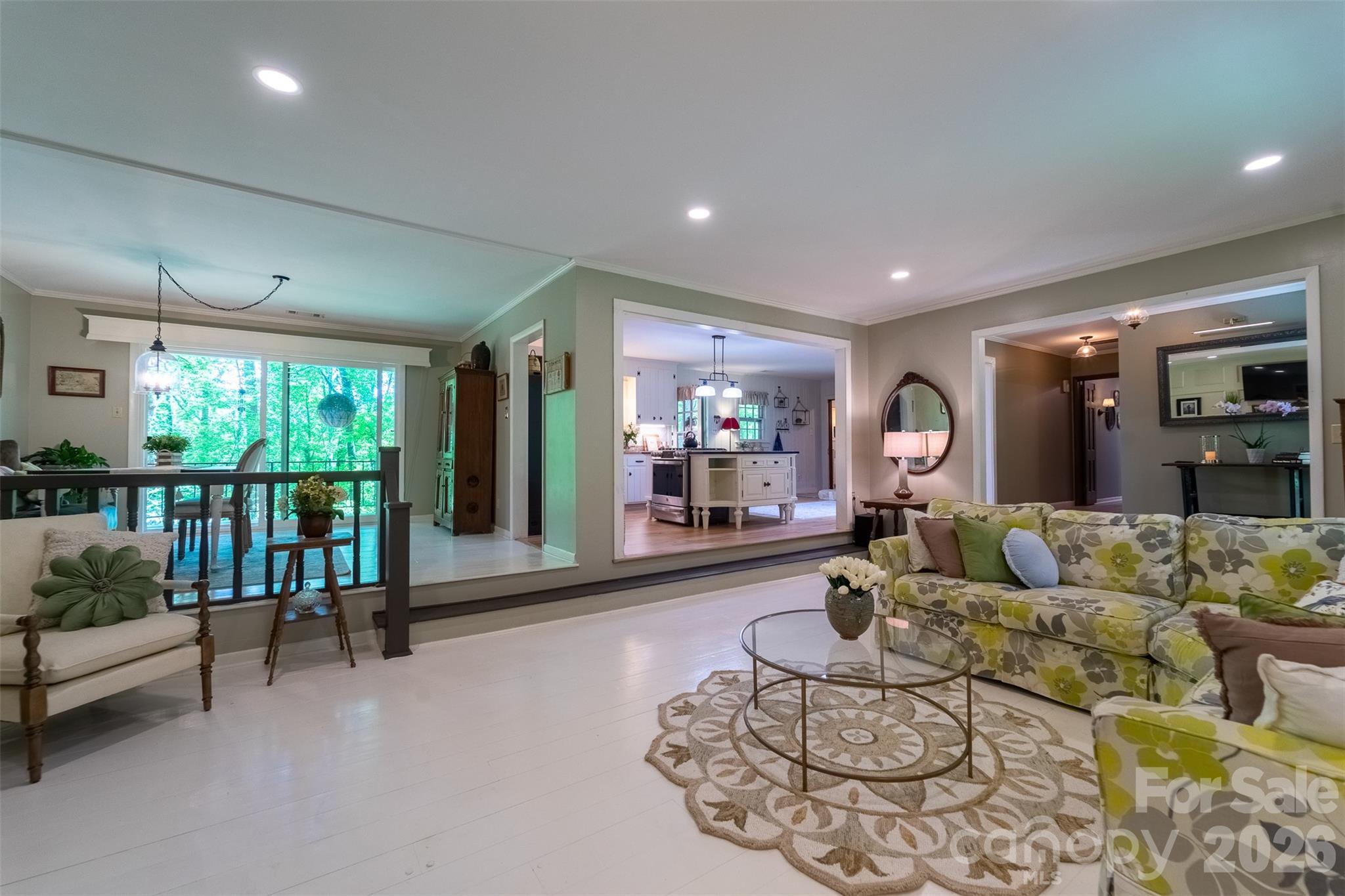 77 Oakwood Lane