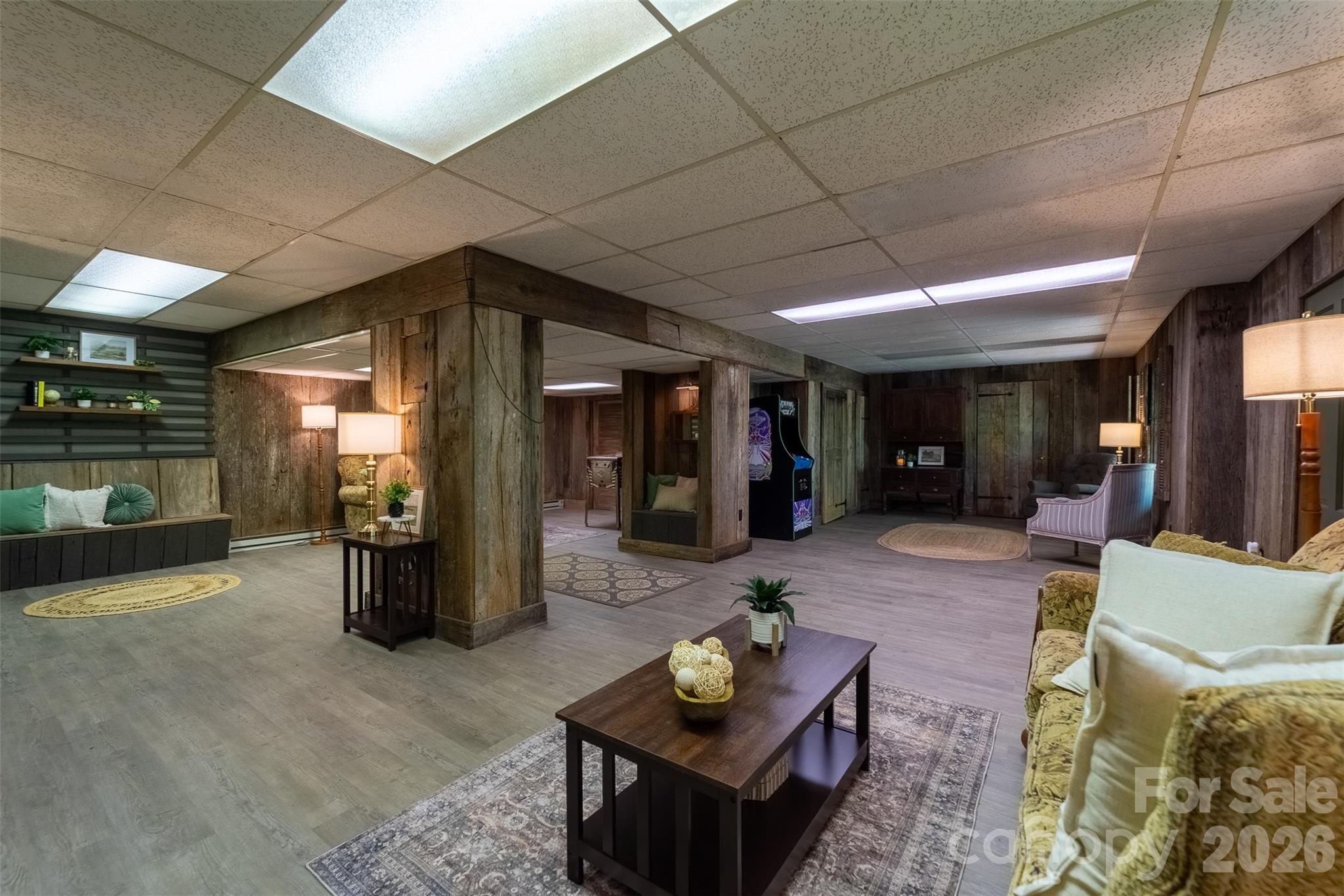 77 Oakwood Lane