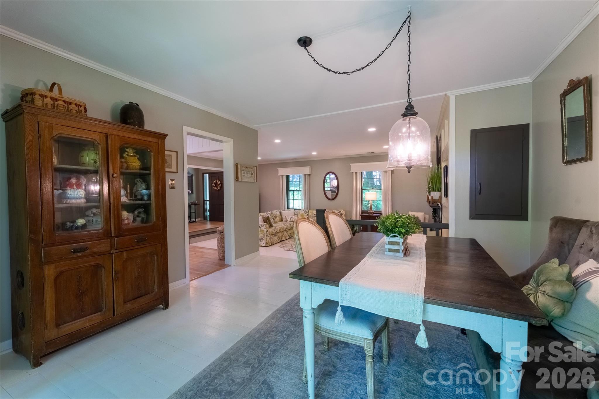 77 Oakwood Lane
