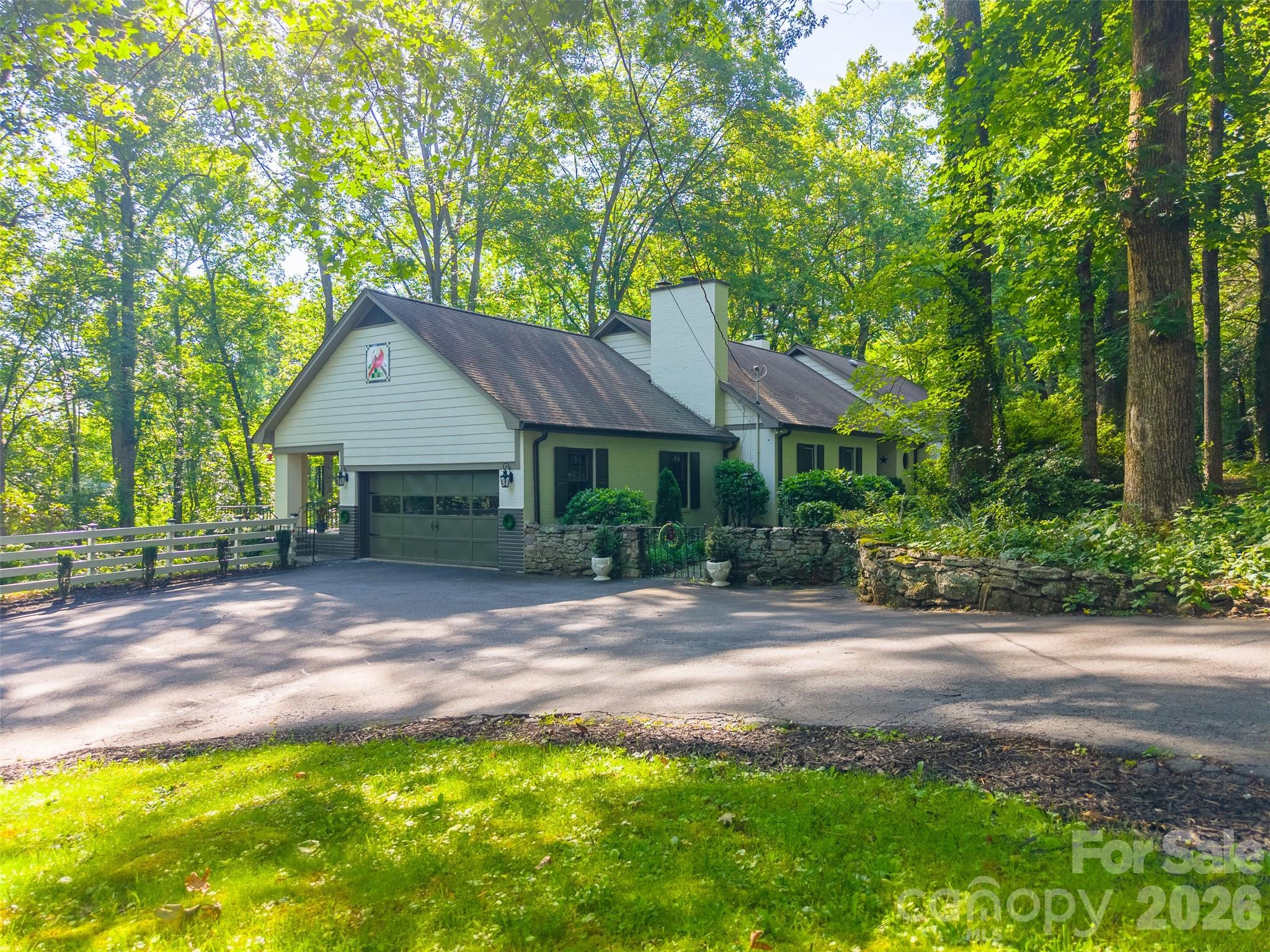 77 Oakwood Lane