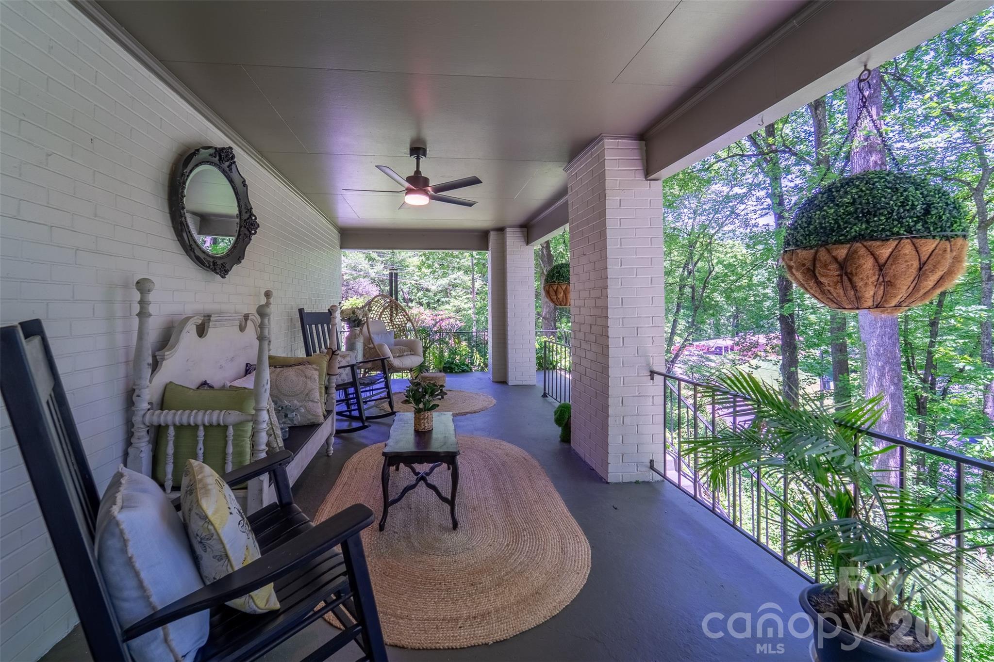 77 Oakwood Lane