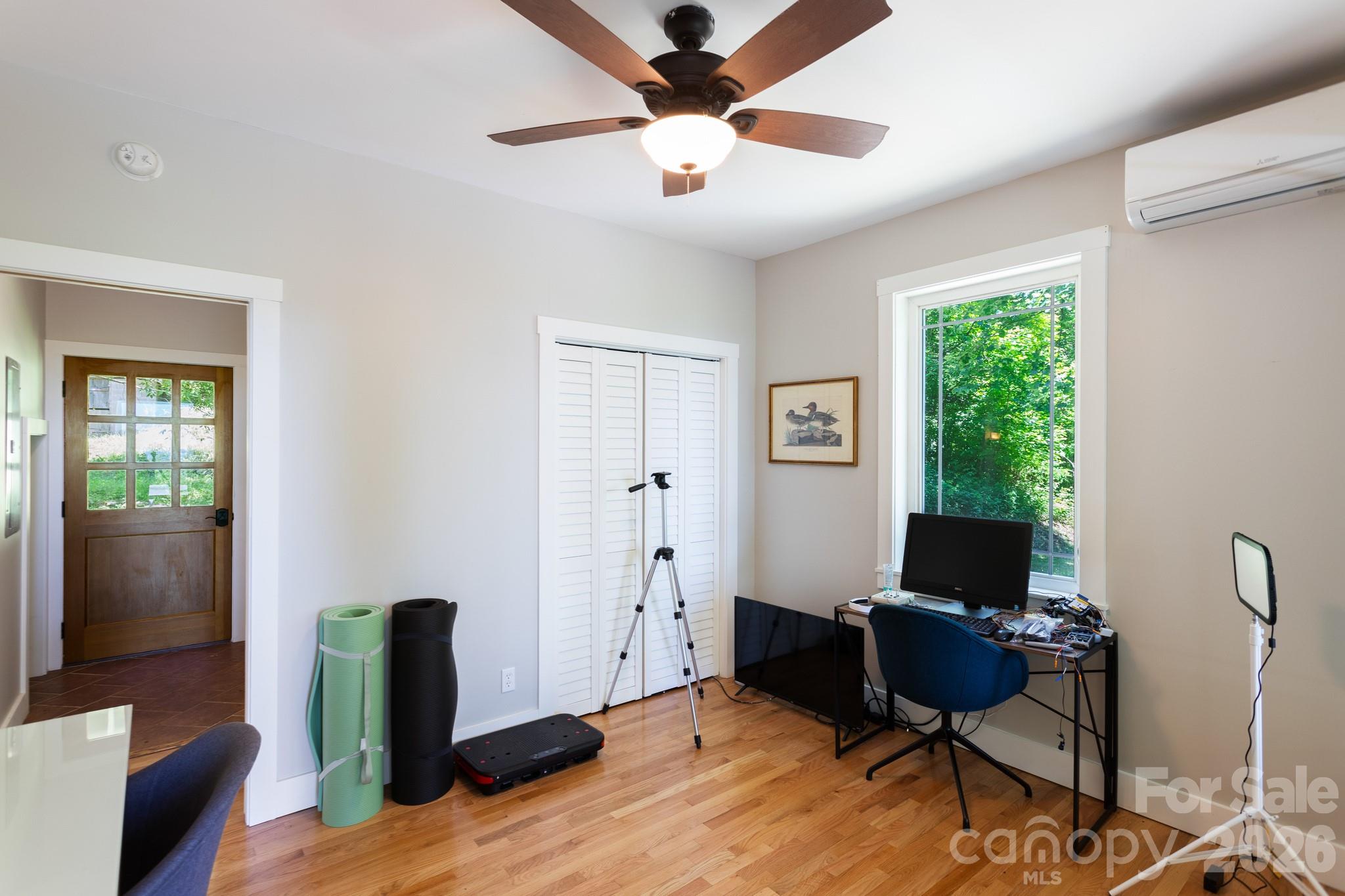 1621 Upward Way
