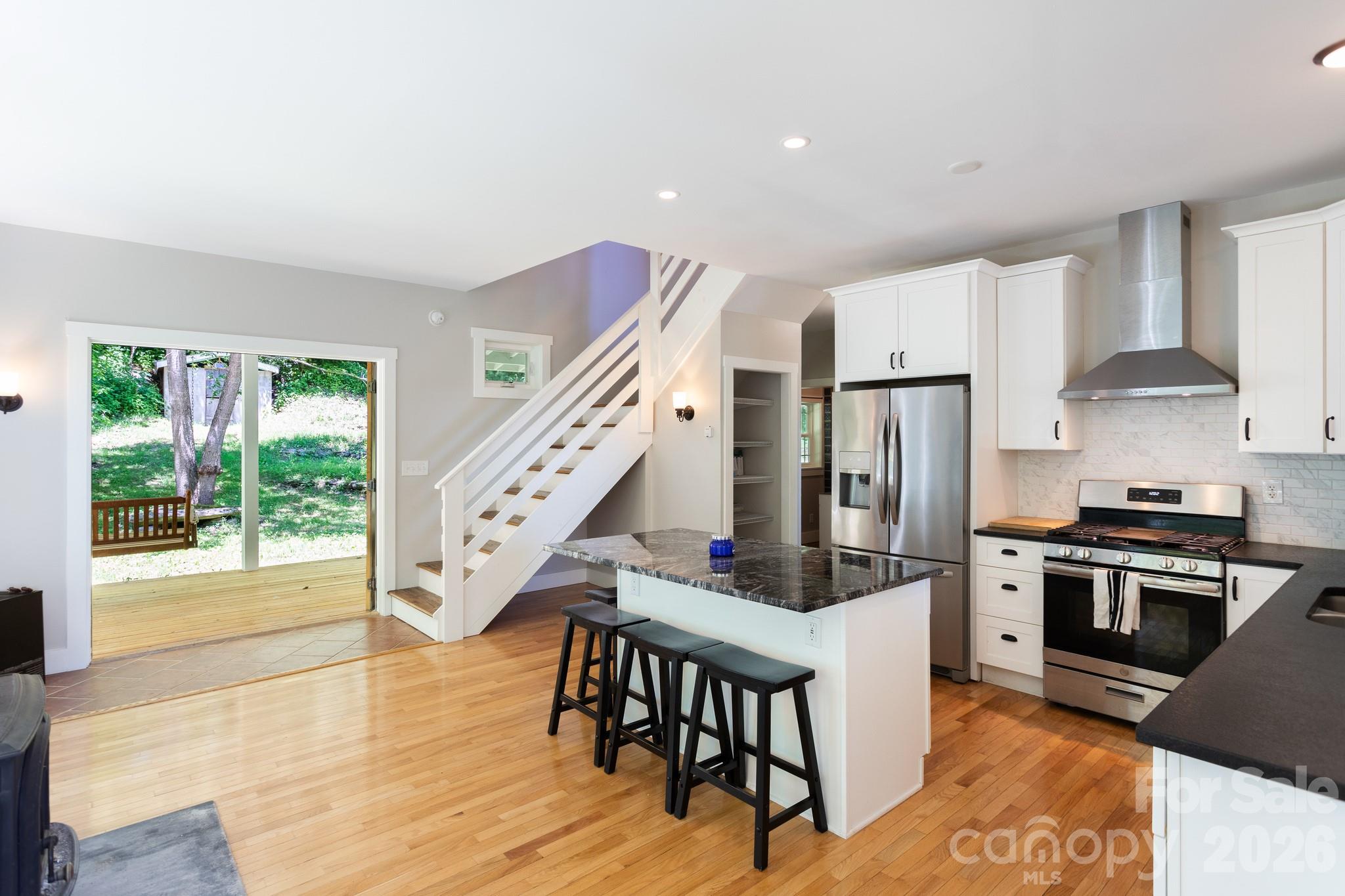 1621 Upward Way