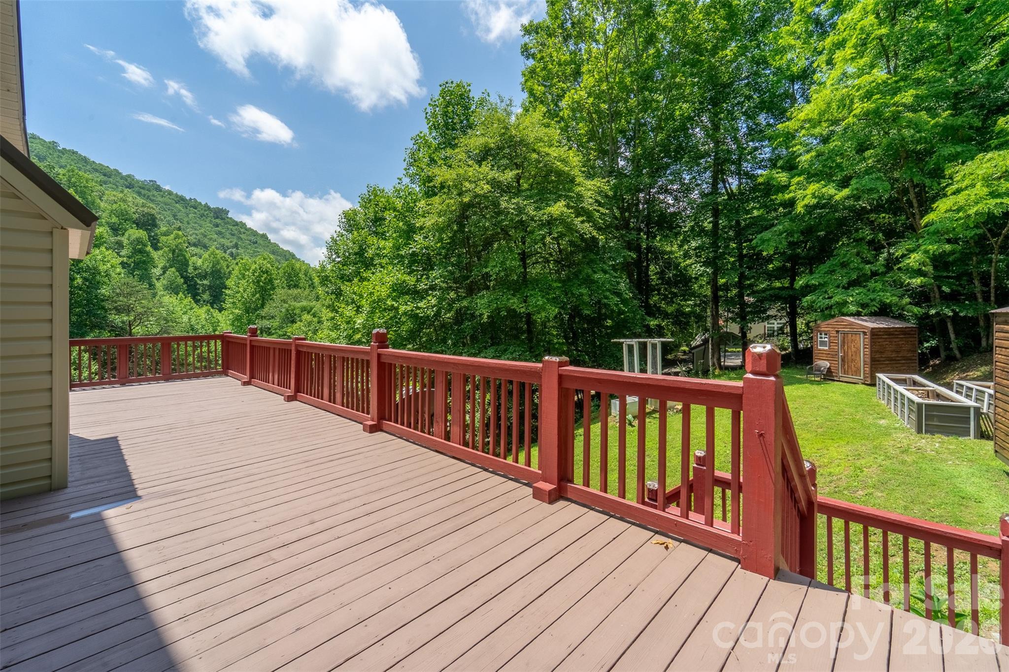 77 Pigeon Creek Trail