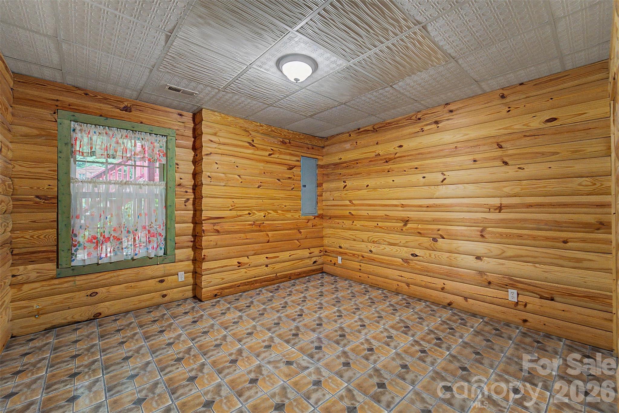 77 Pigeon Creek Trail