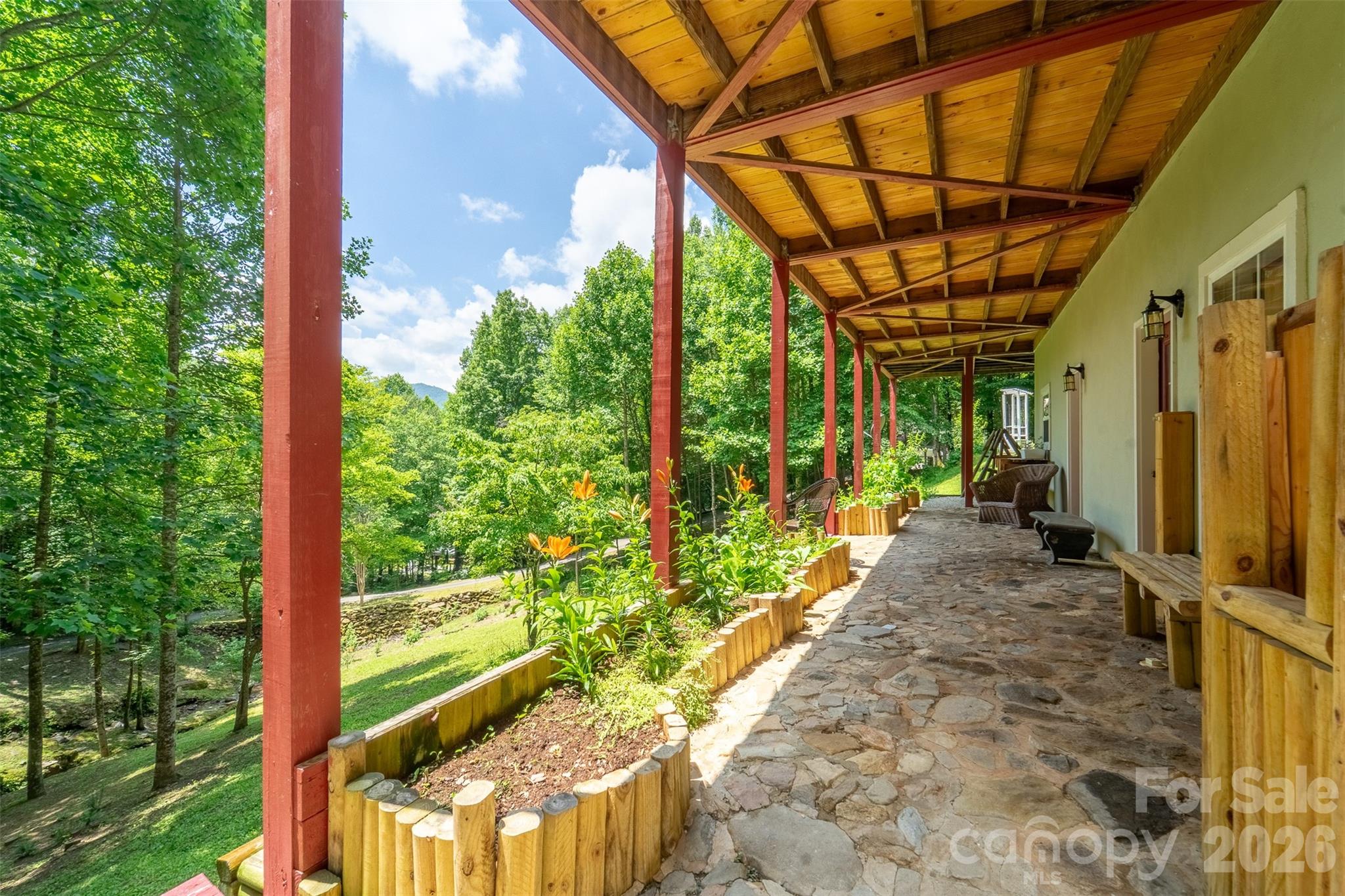 77 Pigeon Creek Trail