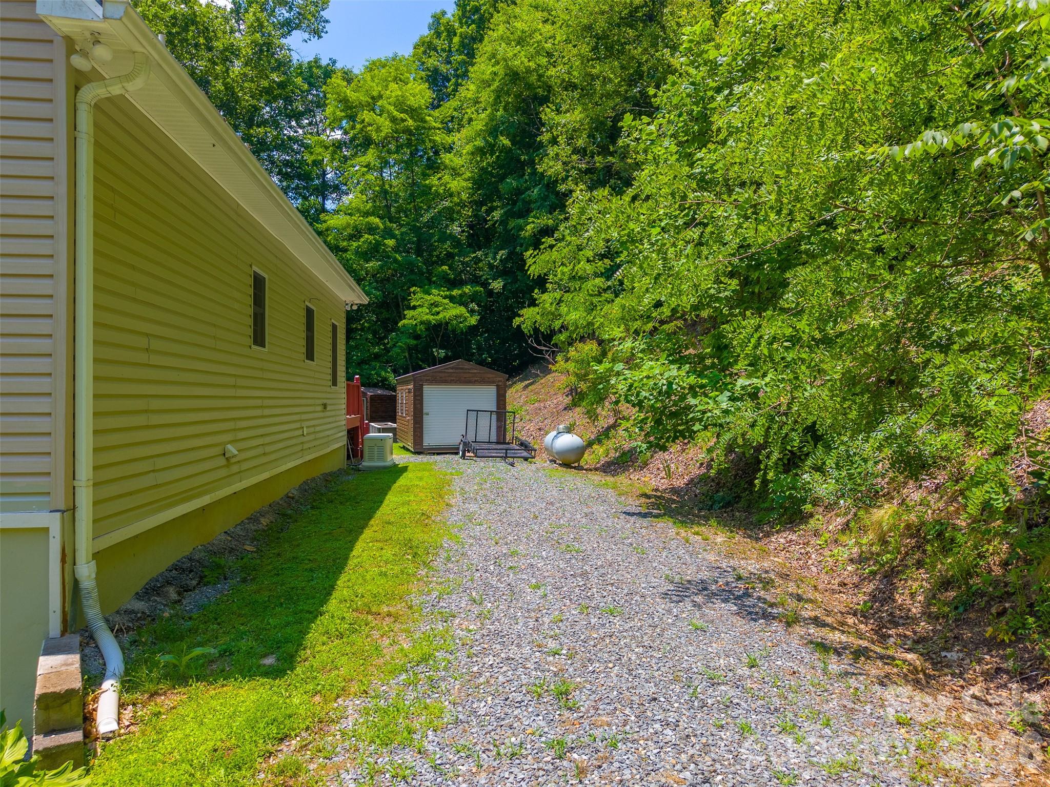77 Pigeon Creek Trail