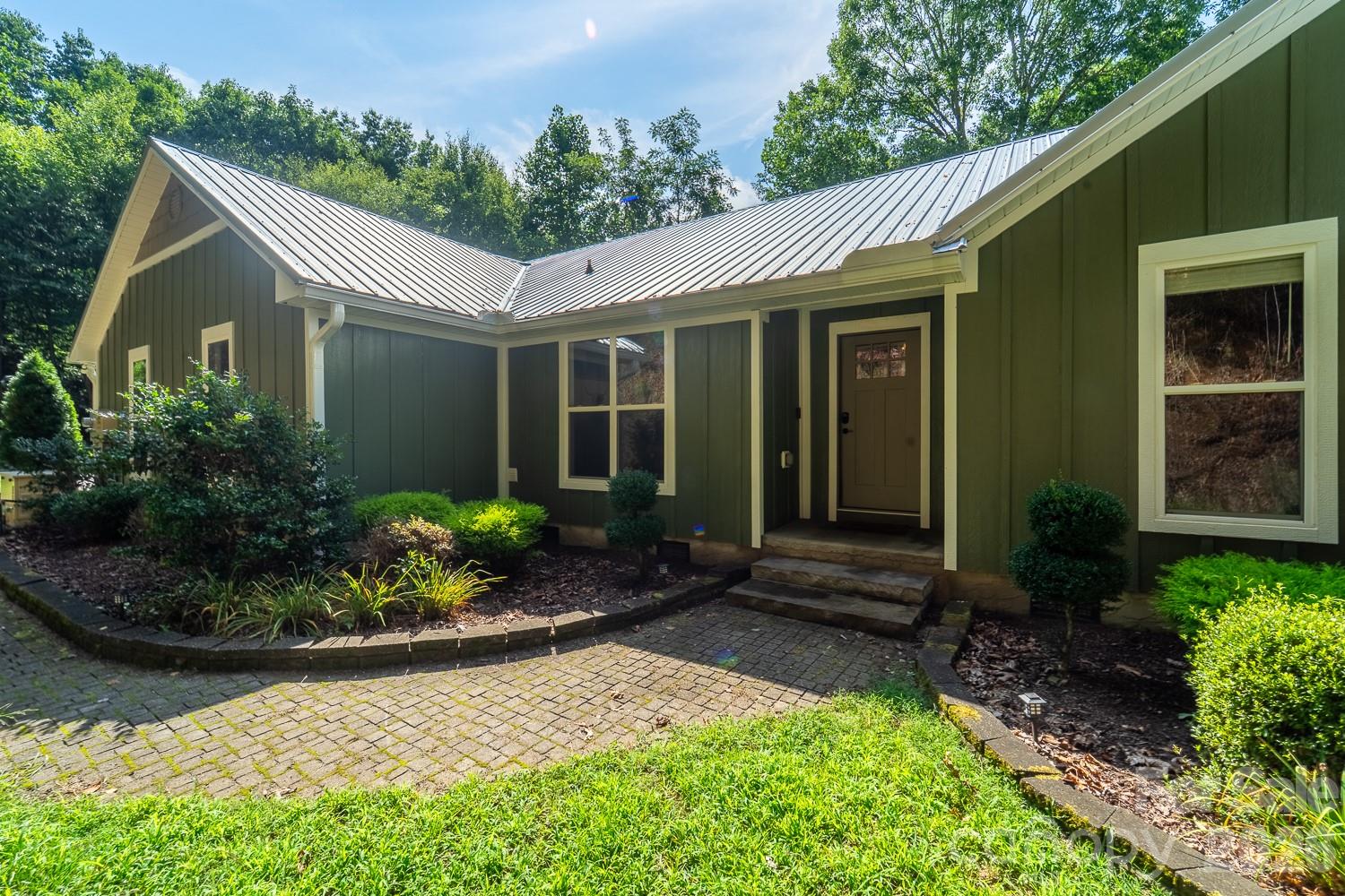 544 Stonehaven Drive