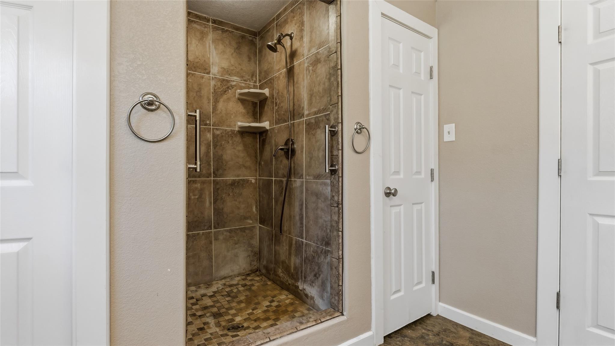 5125 Sandy Creek Lane