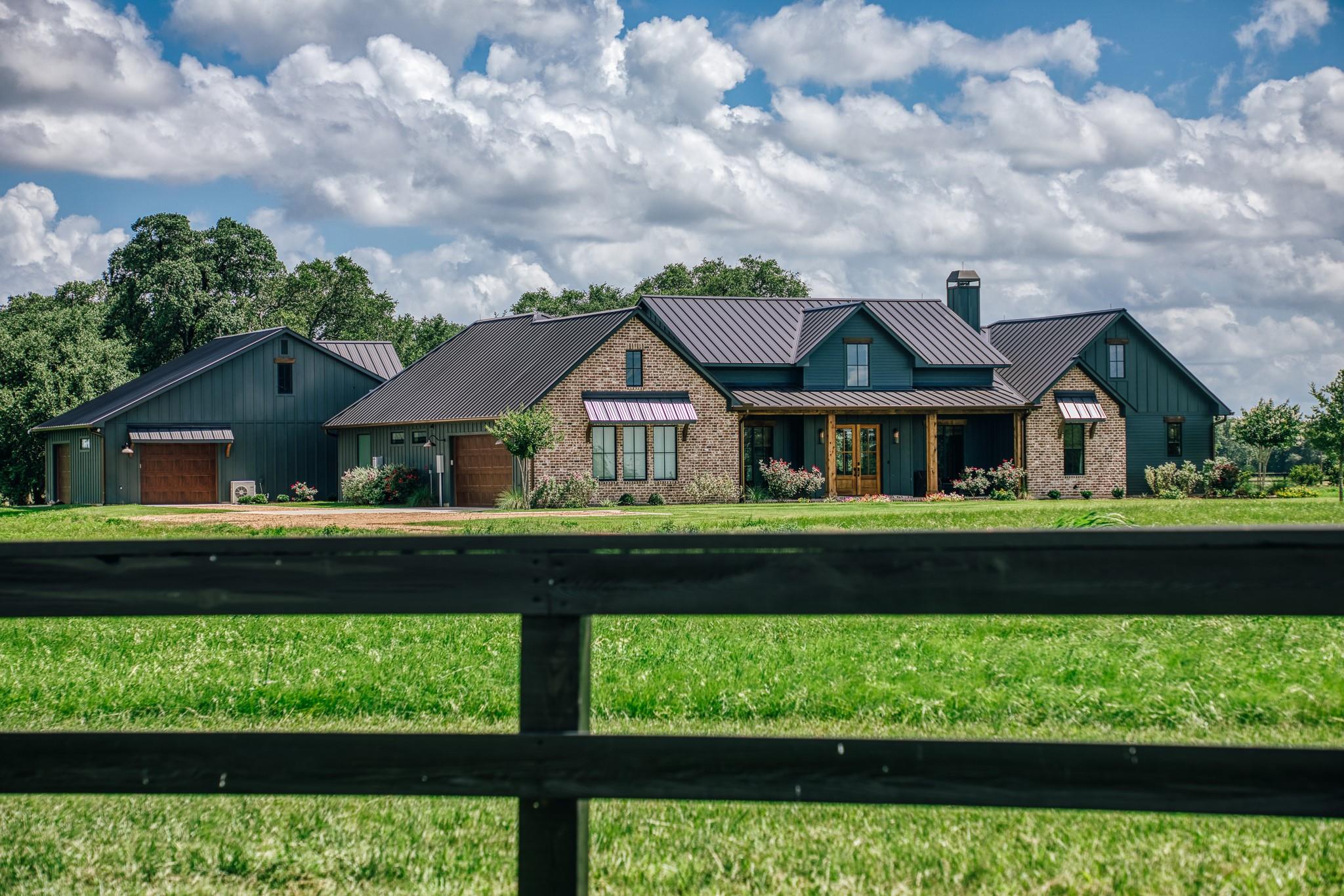 104 Hartfield Hill Ln