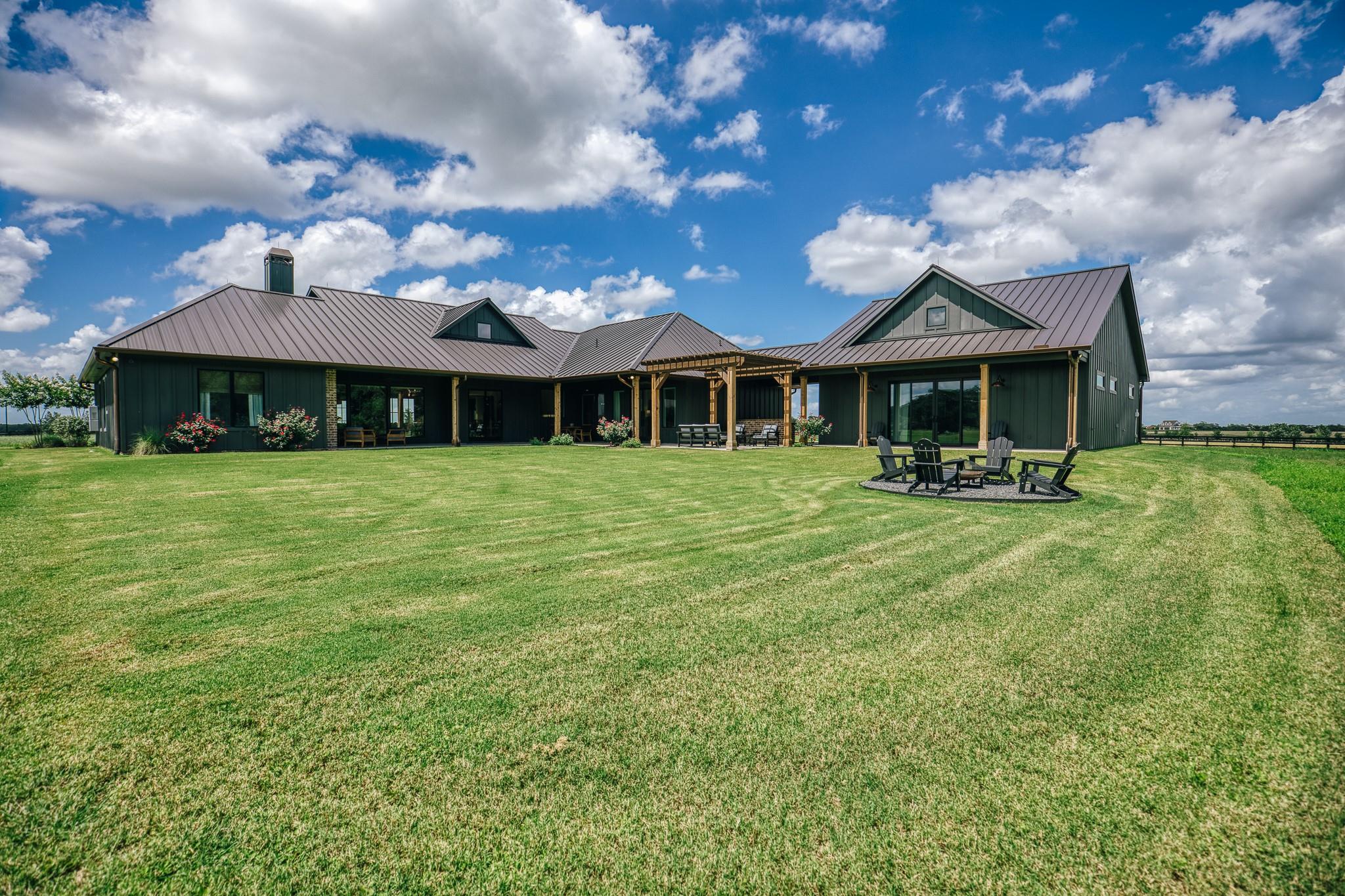 104 Hartfield Hill Ln