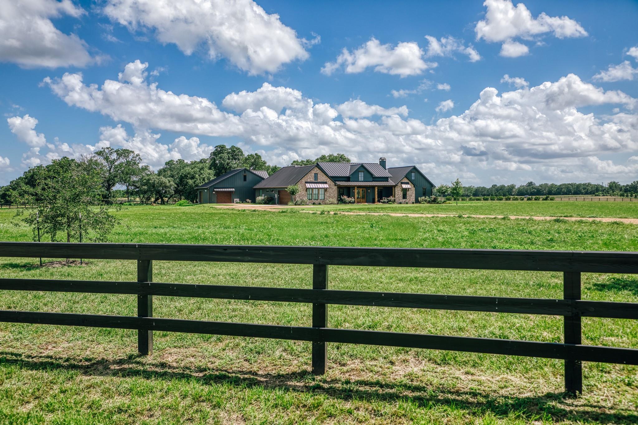 104 Hartfield Hill Ln