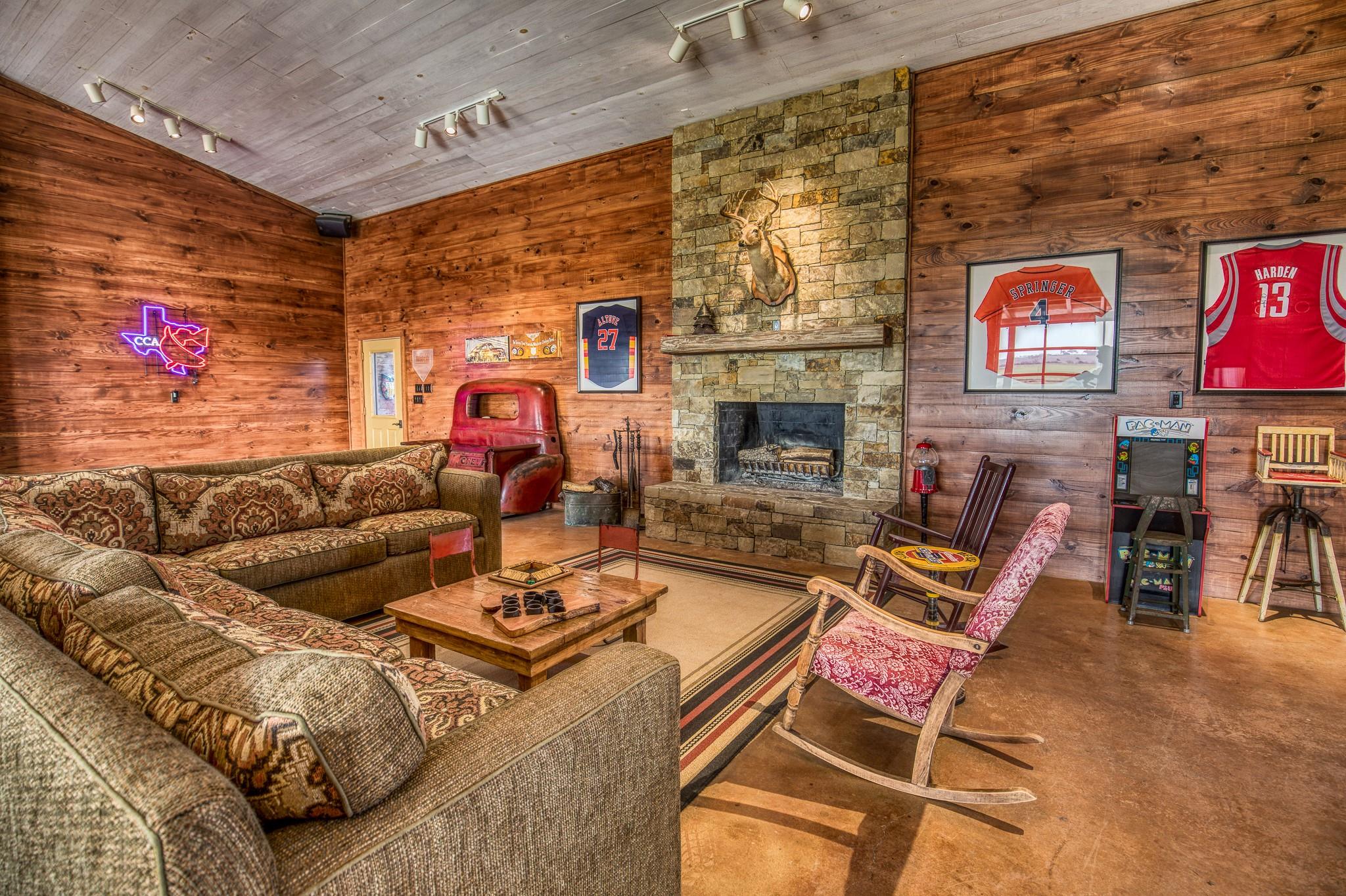 20383 State Highway 159 W