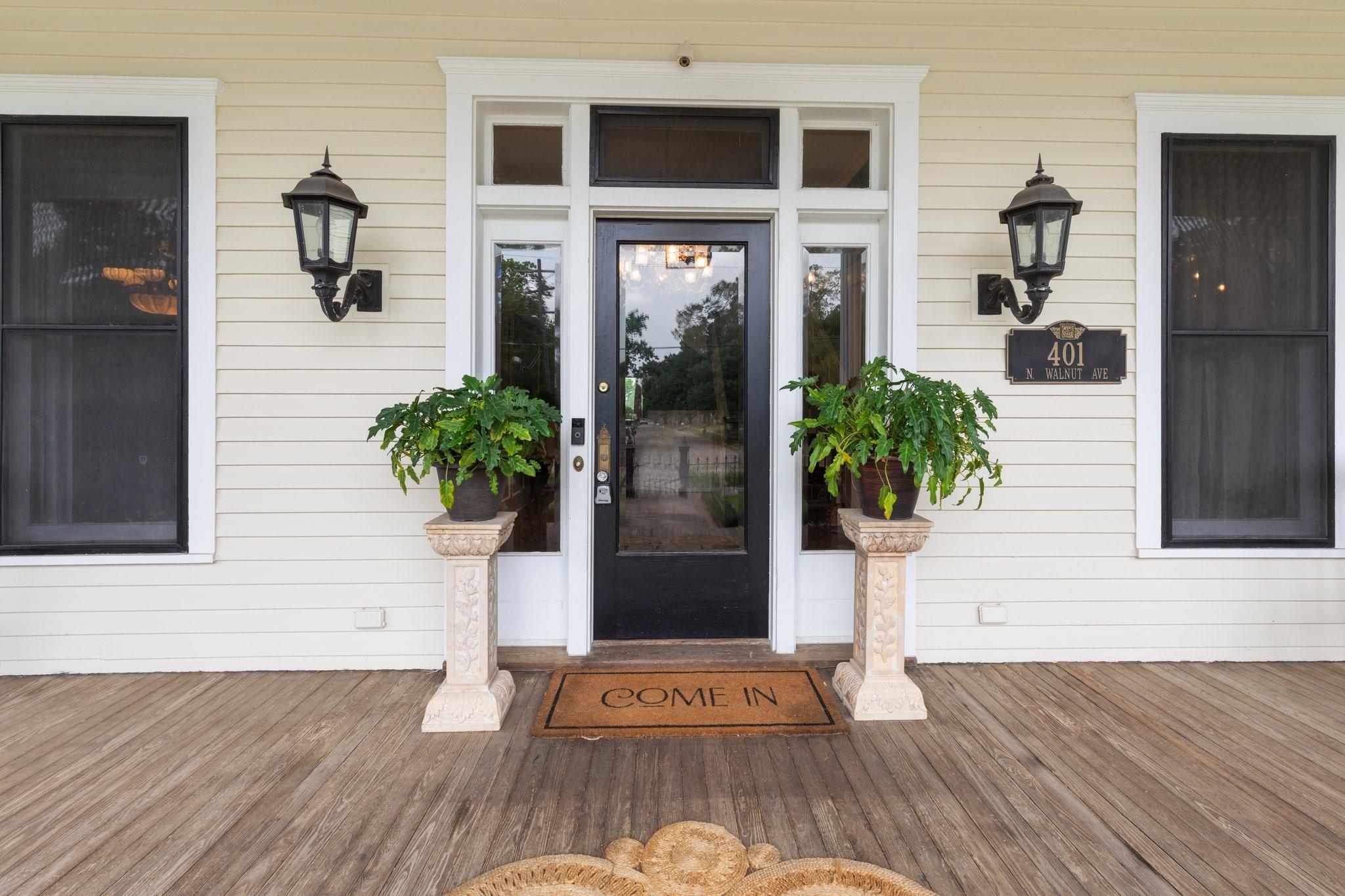 401 N Walnut Avenue