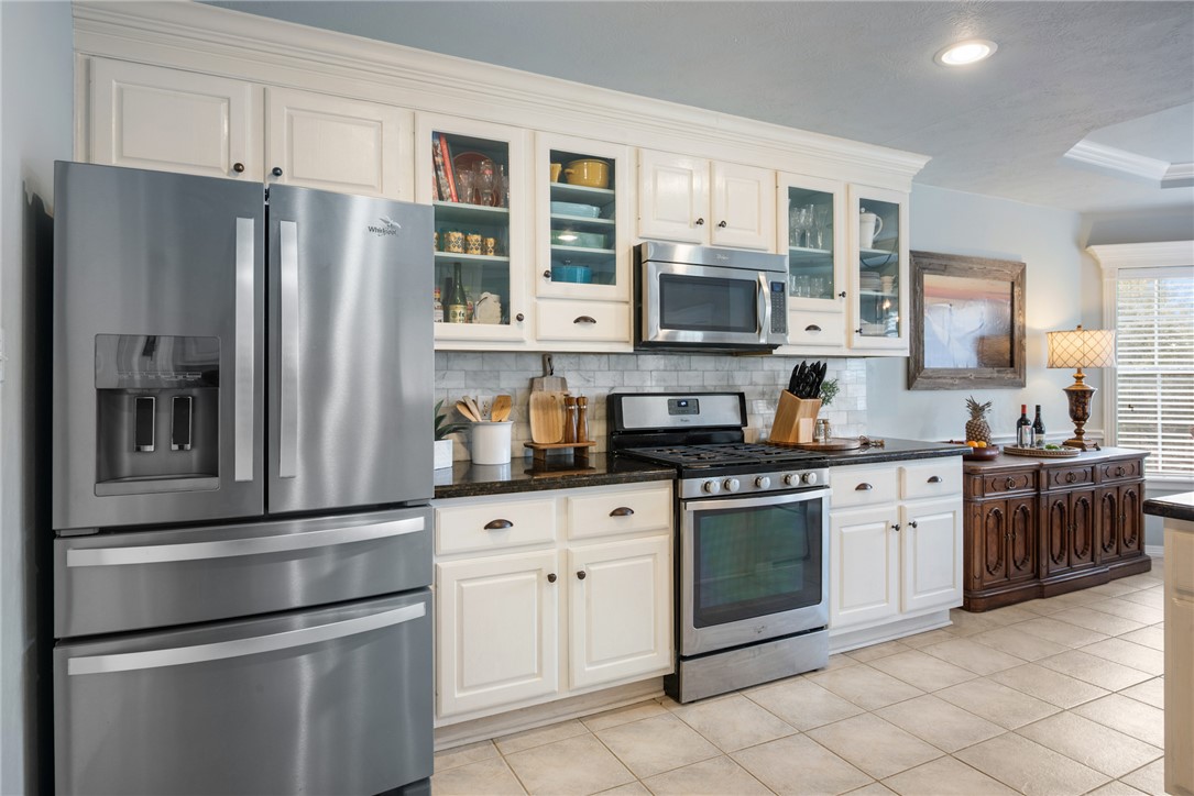 3804 Bridle Trails Court